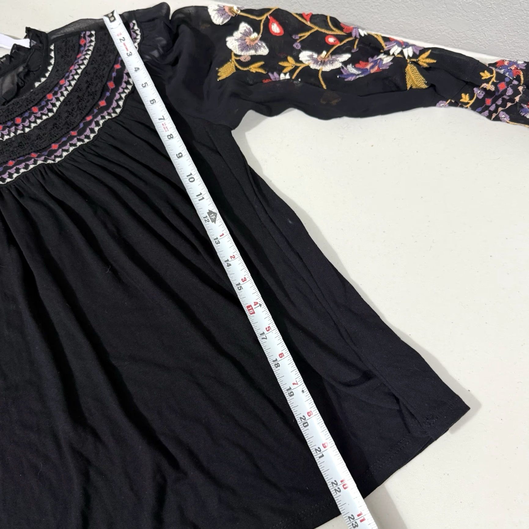 Anthropologie ANtHROPOLOGIE Akemi + Kin Louise Embroidered Floral Black Sheer Top XS Womens Blouse Size XS Embroidered Beaded Viscose Floral 90s? Size XS / US 0-2 / IT 36-38 - 2 Thumbnail