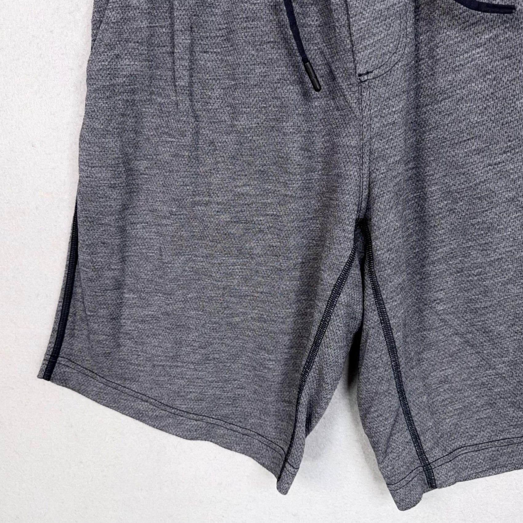 Lululemon Lululemon Shorts Mens Medium Gray Athletic Knit Drawstring Pockets Running Gym Size US 31 - 3 Thumbnail
