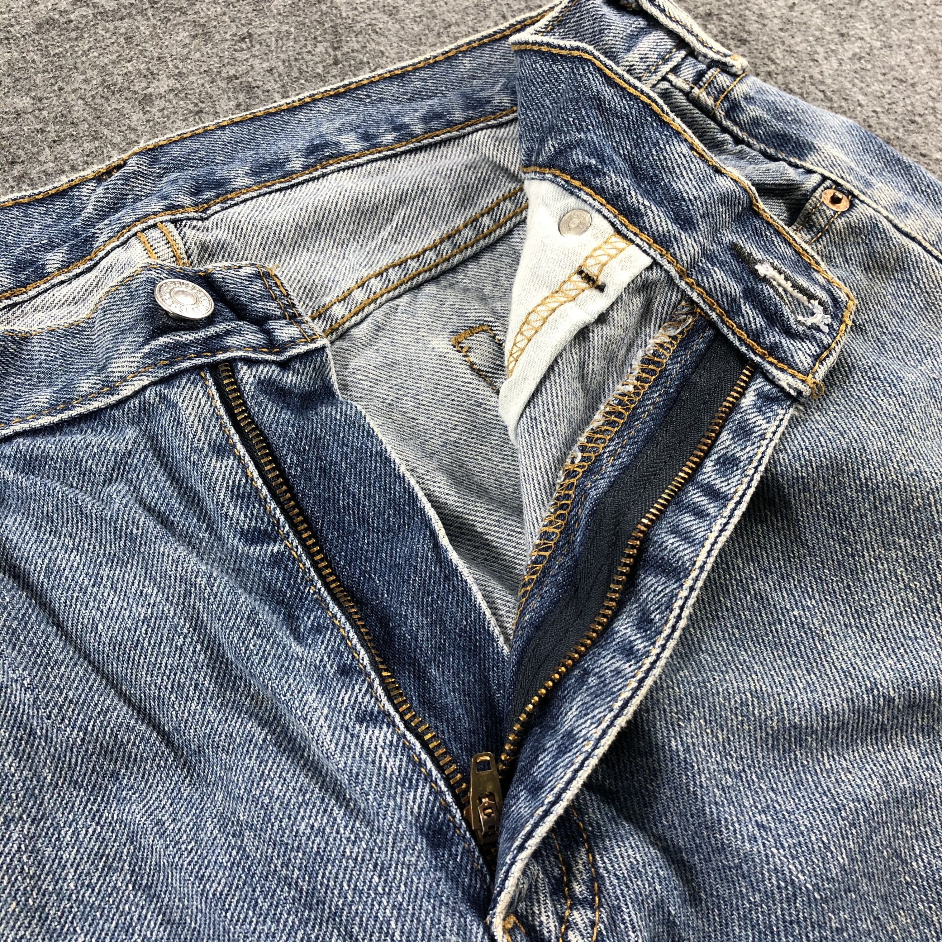 Levi's Vintage Blue Wash Levis 505 Jeans-J2585 Size US 34 / EU 50 - 10 Thumbnail