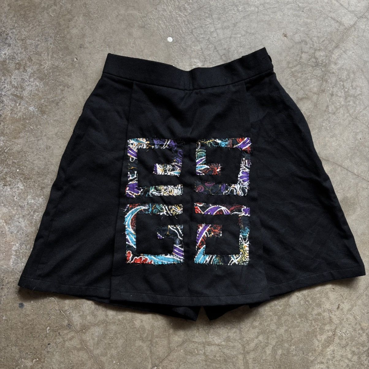 Givenchy Givenchy skirt short custom batik malaysia Size 26" / US 2 / IT 38 - 1 Thumbnail