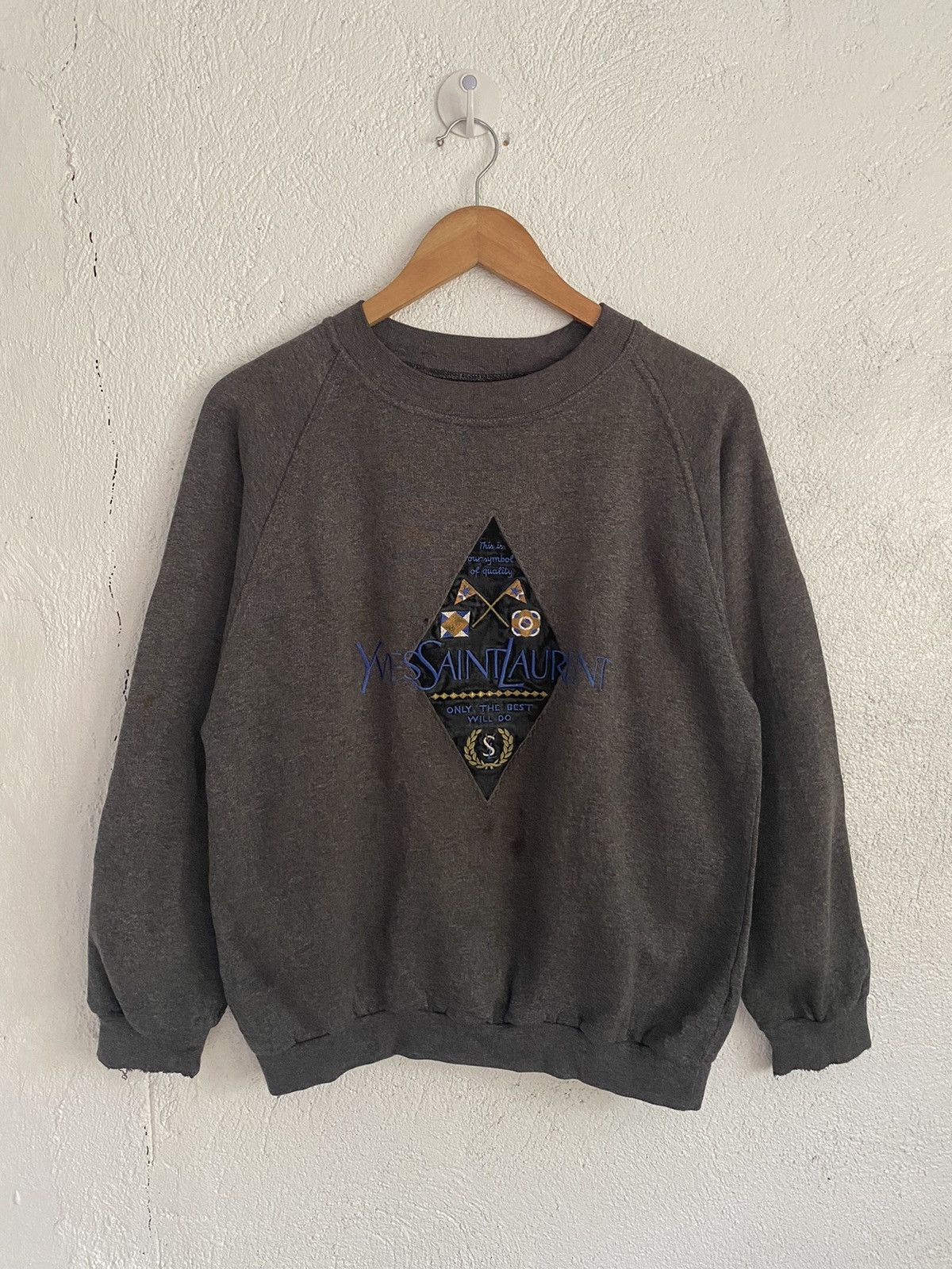 Yves Saint Laurent Vintage Yves Saint Laurent Embroidered Gray Sweater Size US XS / EU 42 / 0 - 1 Thumbnail
