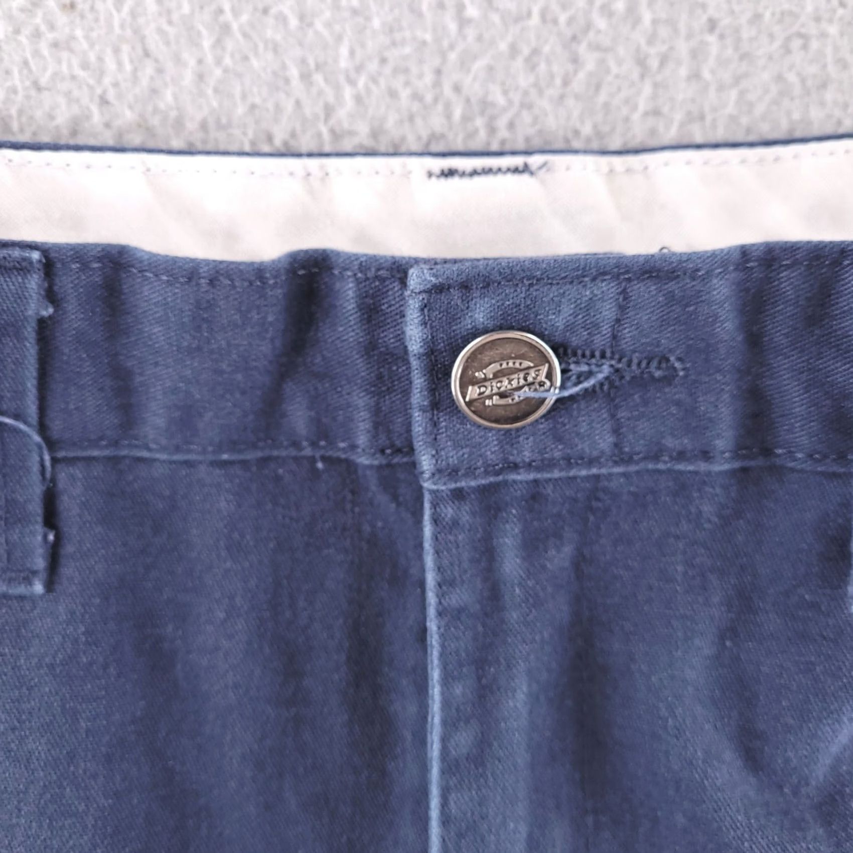 Dickies Dickies Shorts Mens 38 Blue Cargo Workwear Rugged Durable/Good condition overall/Cargo Style Mens 38 Blue Dickies Workwear Shorts Size US 38 / EU 54 - 2 Thumbnail