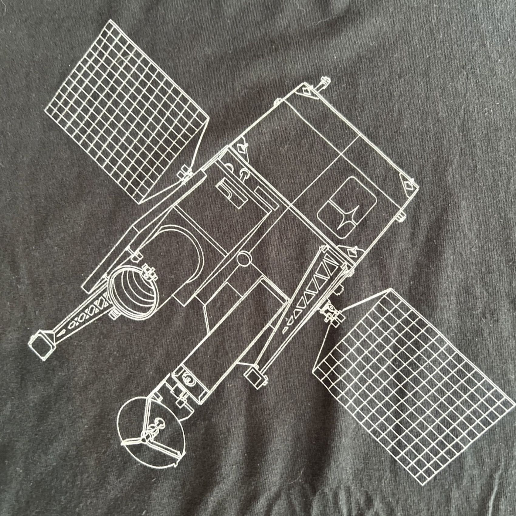 Gildan VINTAGE Millennium Space Systems (A Boeing Company) Shirt Black Space 2XL Mens Graphic Print Space Logo Crew Neck Short Sleeve Cotton Gildan Shirt Size US XXL / EU 58 / 5 - 2 Thumbnail