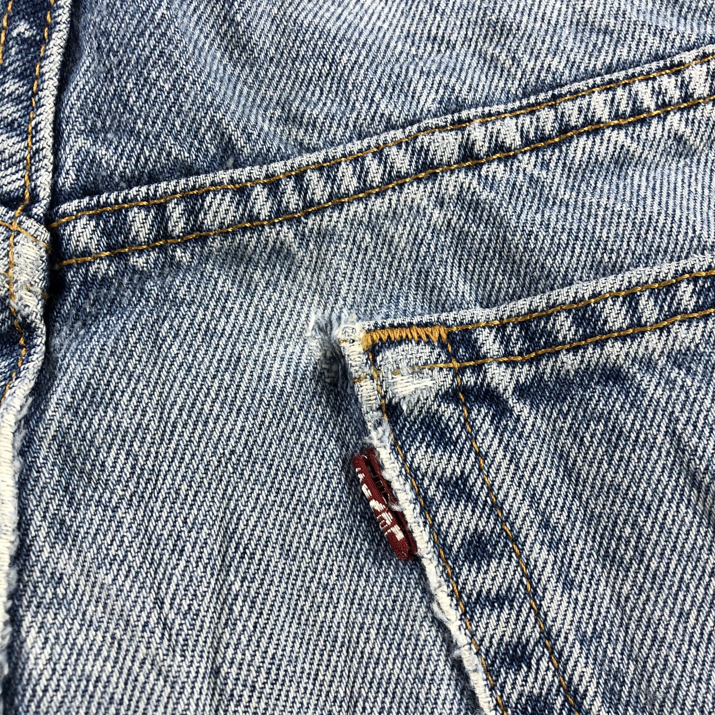 Levi's × Vintage 90s Vintage Blue Wash Levis 550 Jeans-JM3116 Size US 37 - 7 Thumbnail