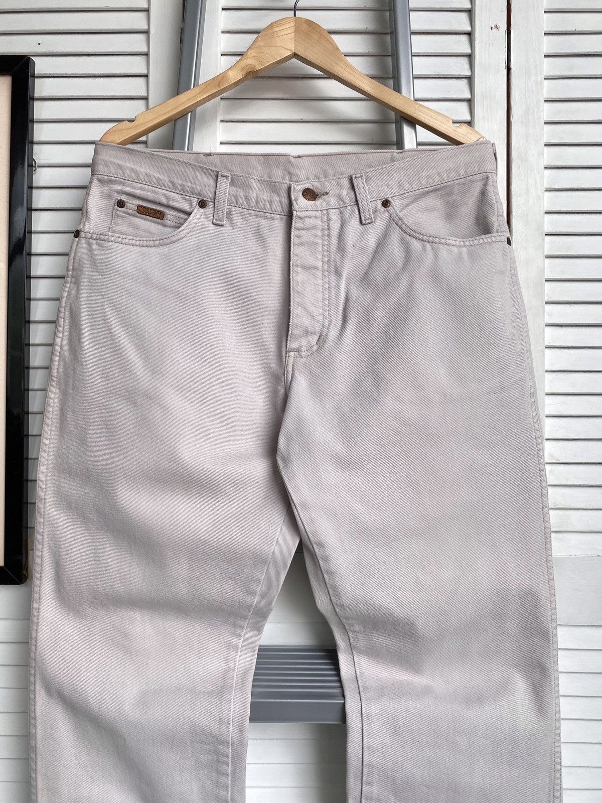 Vintage × Wrangler Vintage Wrangler Beige Denim Jeans Pants USA Leather Logo Size US 34 / EU 50 - 4 Thumbnail