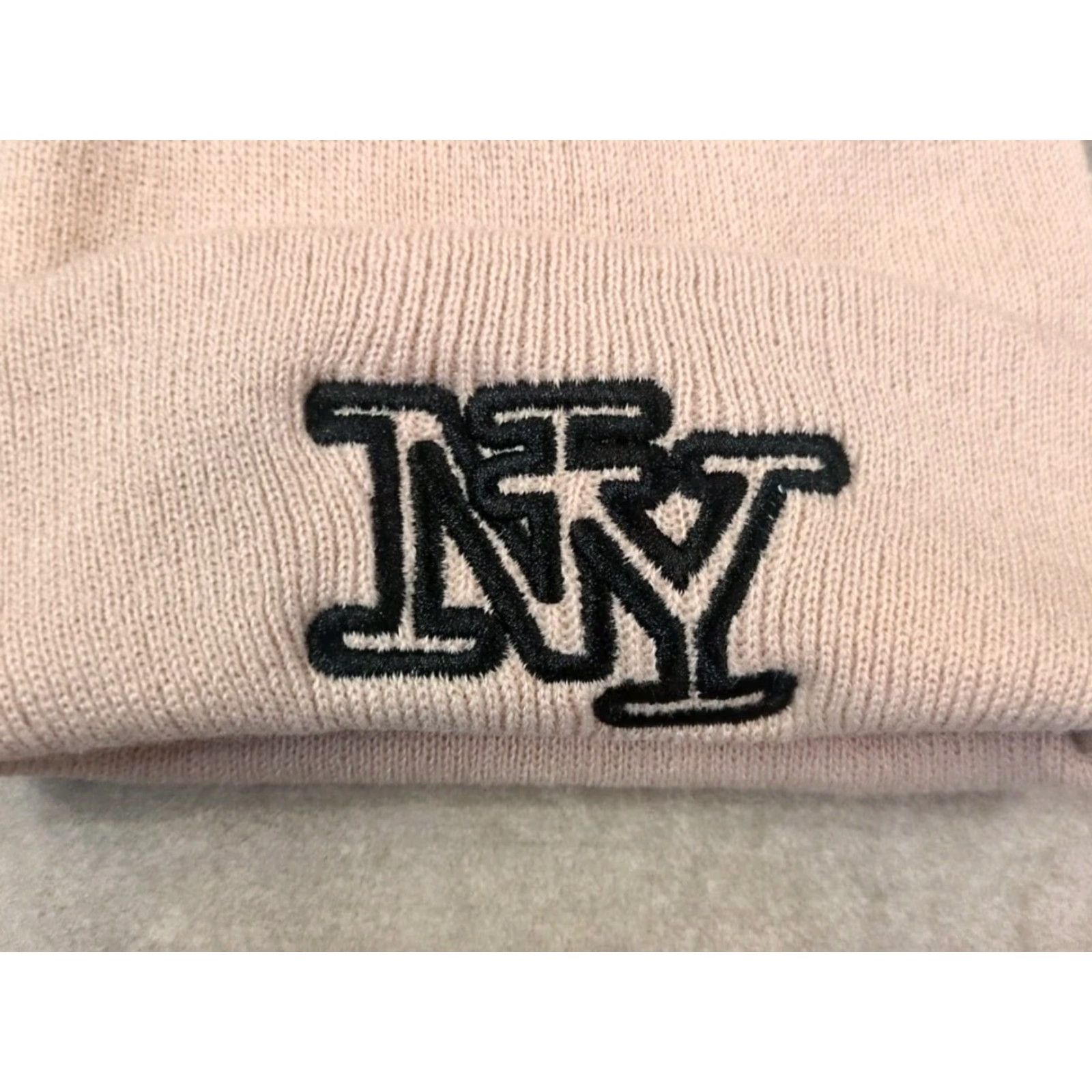Vintage New York City Logo Beanie Winter Hat Tan Warm Sealed Rare Embroidered Size ONE SIZE - 2 Thumbnail