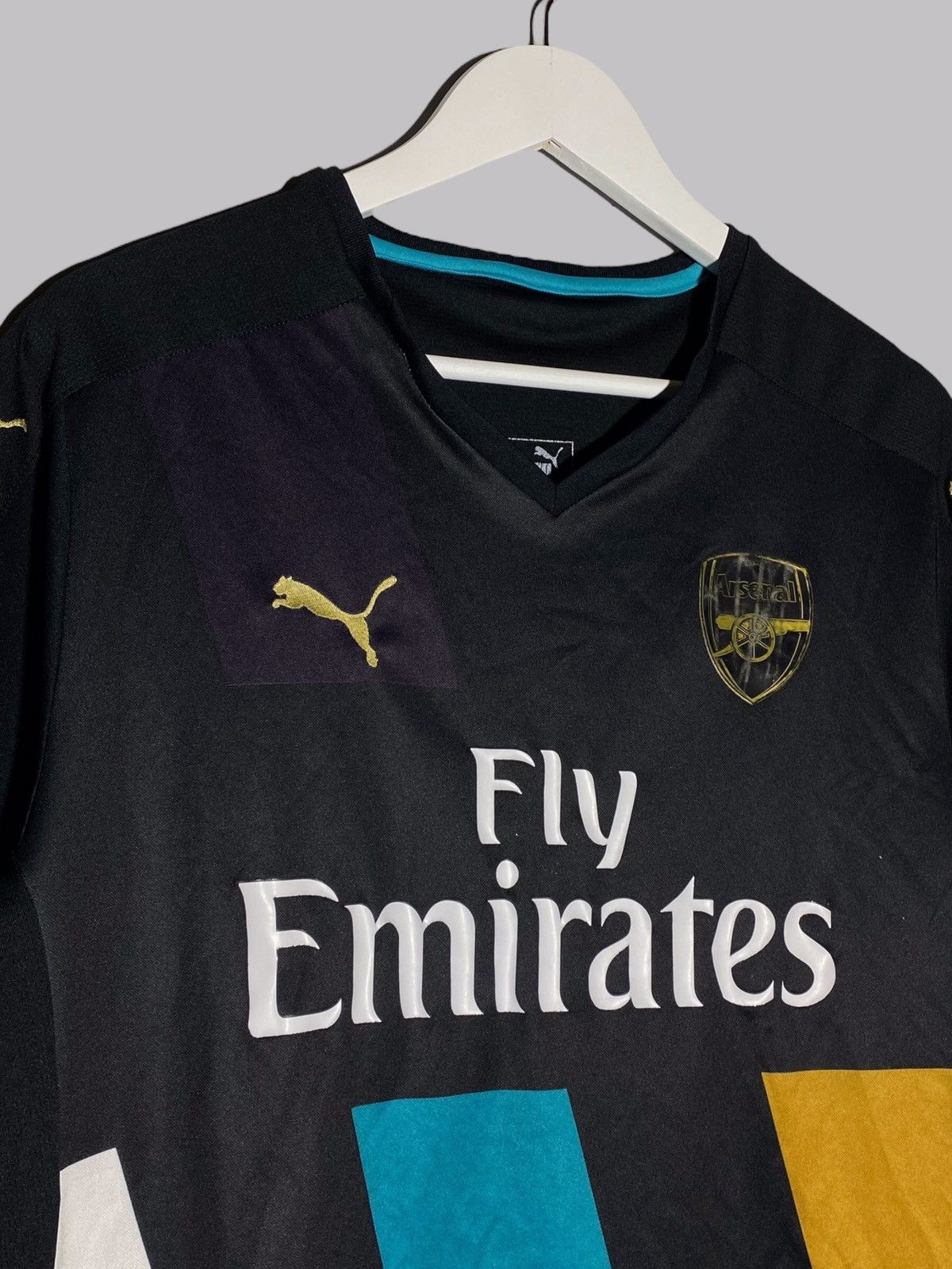 Puma 🔥 ARSENAL 2015 PUMA JERSEY EMIRATES COLORBLOCK MASHUP FIT Size US L / EU 52-54 / 3 - 3 Thumbnail