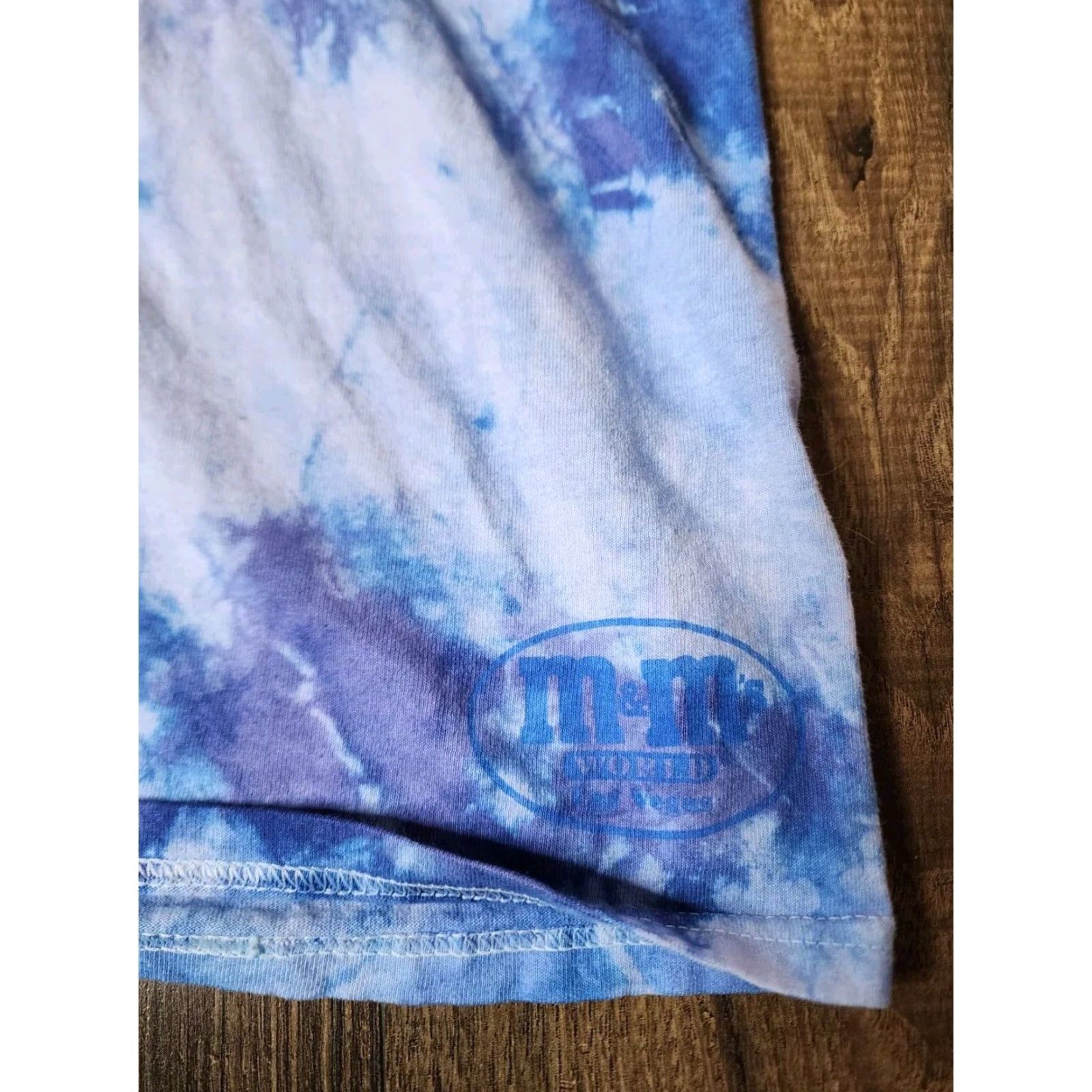Vintage VINTAGE M&M World Las Vegas Unisex Adult Tie Dye Blue Short Sleeve One Size Sleep Shirt Size ONE SIZE - 5 Thumbnail