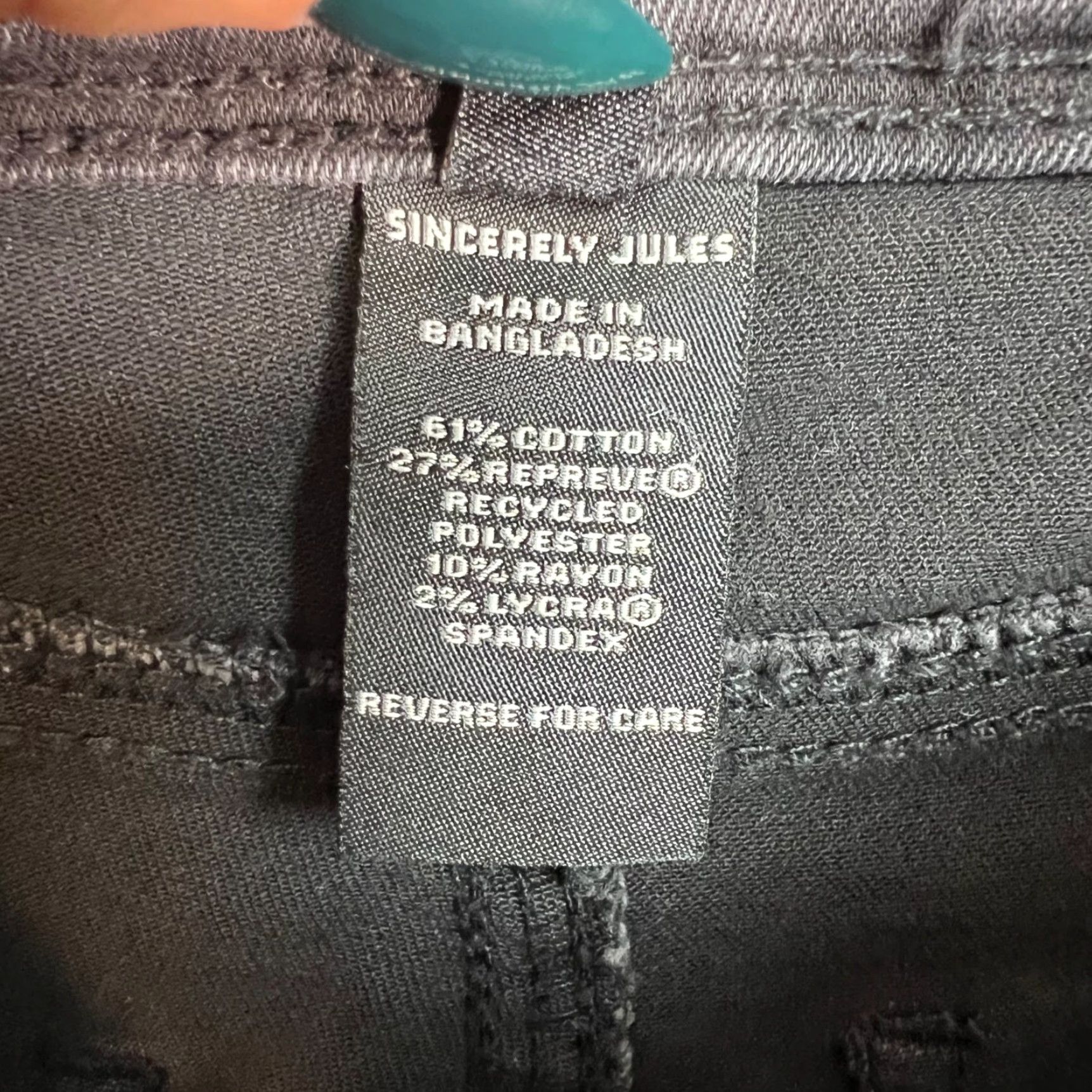 Vintage Sincerely Jules Jeans Womens 25 Black Flared High-Waisted Frayed Hem 5-Pocket Denim 30in Inseam Size 42" / US 20 - 4 Thumbnail