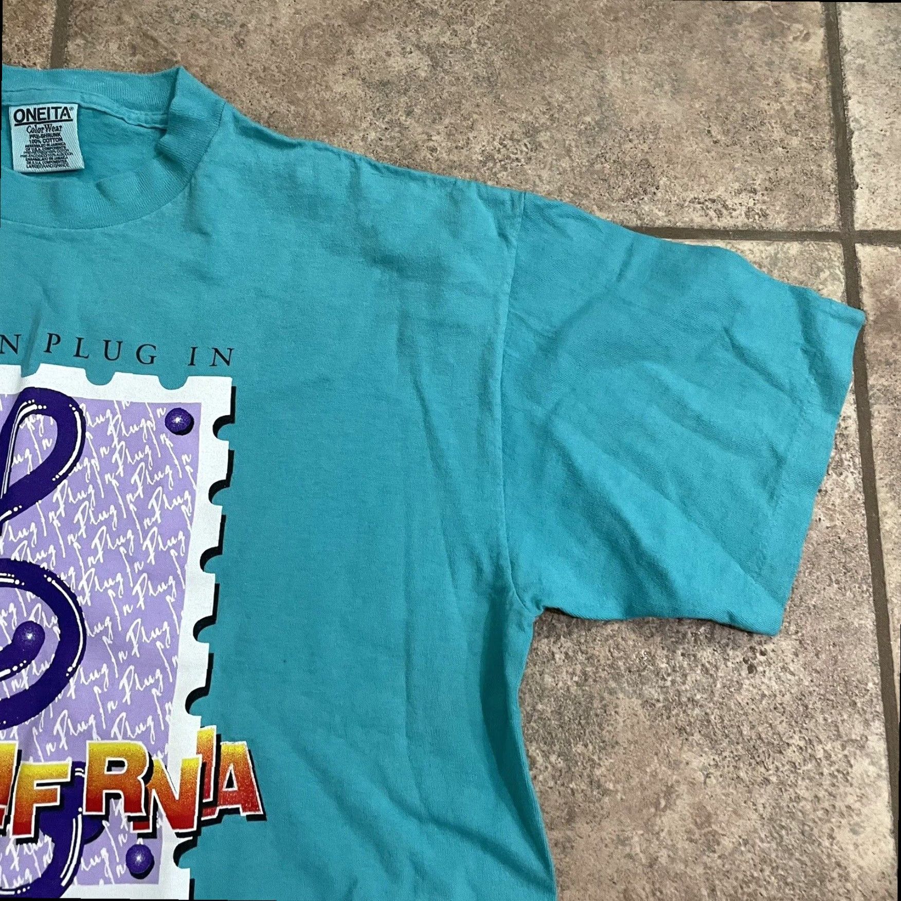Vintage VINTAGE Oneita Musicalifrnia Graphic T-Shirt Mens Large Blue Single Stitch Size US L / EU 52-54 / 3 - 2 Thumbnail