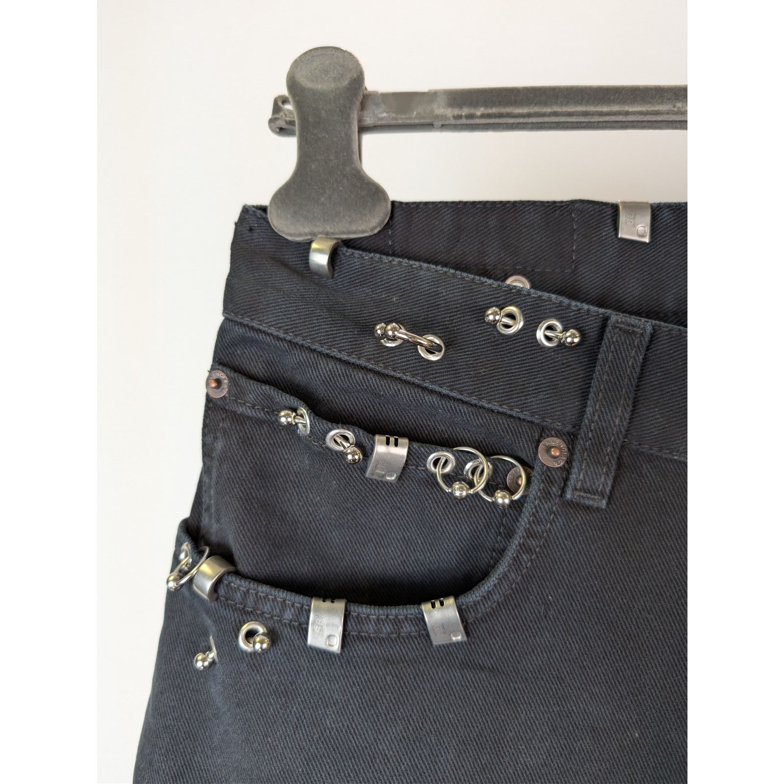 Balenciaga o1rshd1 Q:2 / Left Hand Denim Pierced Baggy Pants in Black Size US 32 / EU 48 - 8 Thumbnail