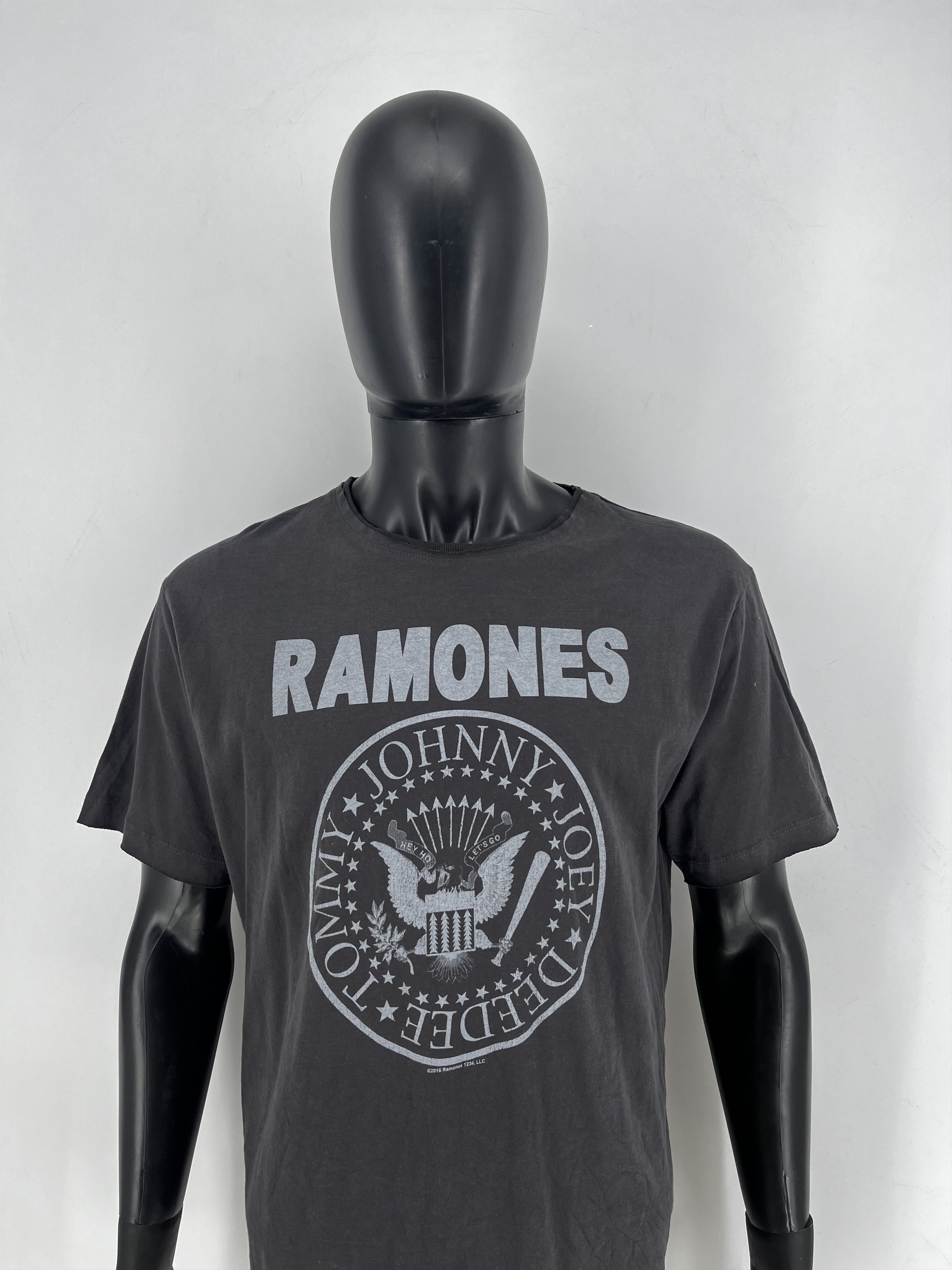 Band Tees Rare🔥 Vintage Y2K Ramones Tees Band tee Travis Style Size US XXL / EU 58 / 5 - 3 Thumbnail