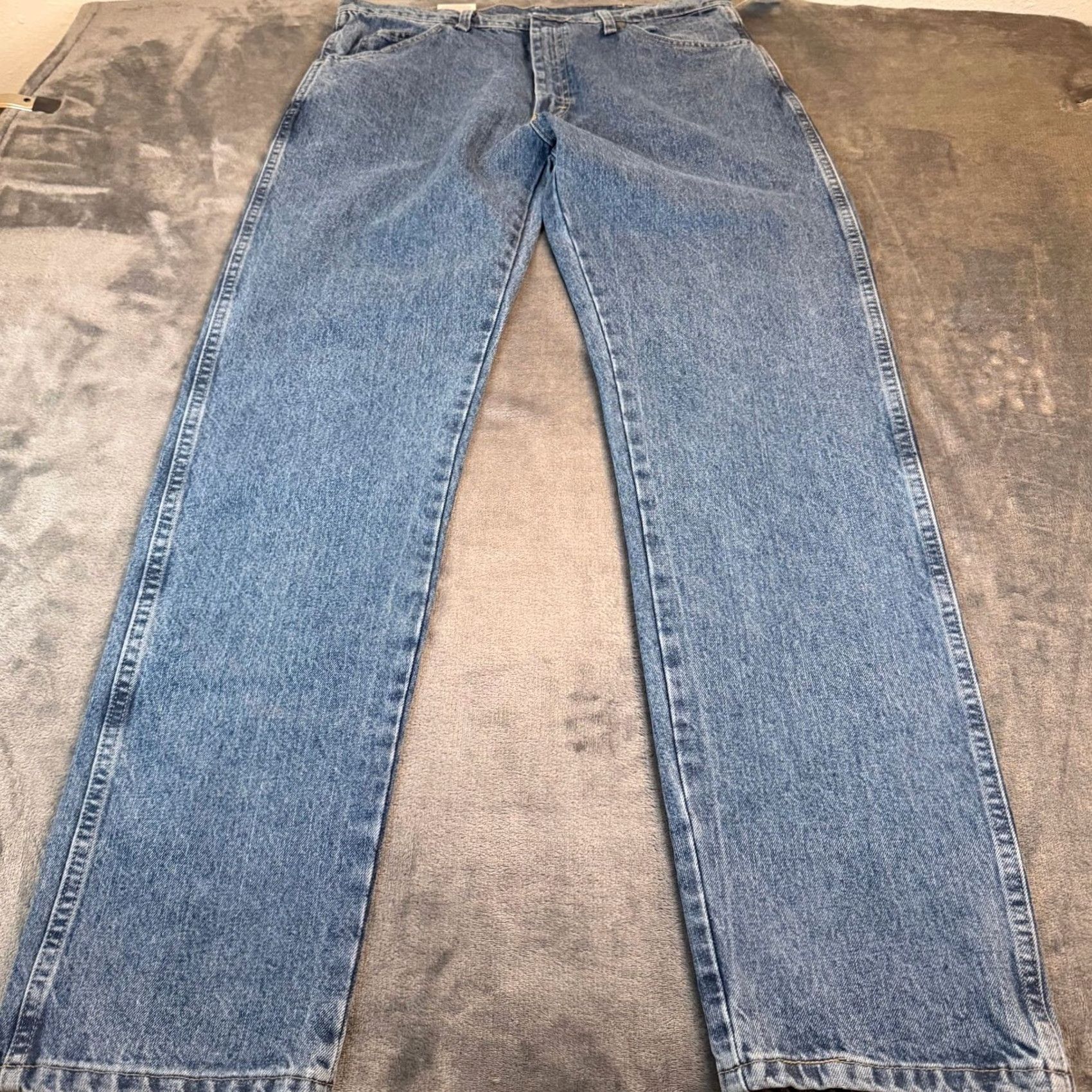 Wrangler Wrangler Jeans Men 36x34 Blues 10WB9020GI Classic Fit Denim Straight 5-Pocket Zip Fly Button NWT Blue Jeans Reg 36 Inseam 34 Size US 36 / EU 52 - 2 Thumbnail