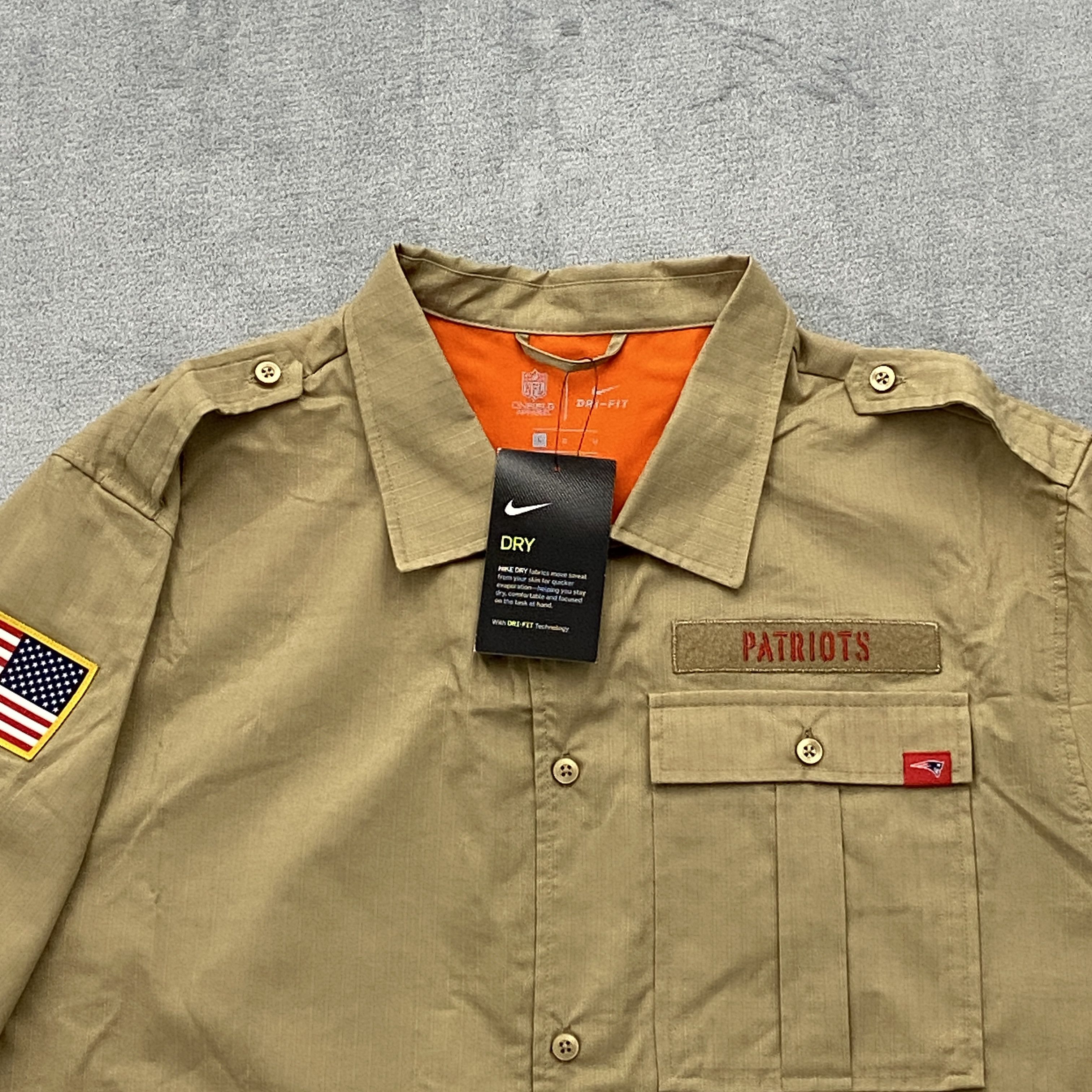 Nike PATRIOTS Salute to Service Shirt Men's Large New AT6572-297 Size US L / EU 52-54 / 3 - 5 Thumbnail