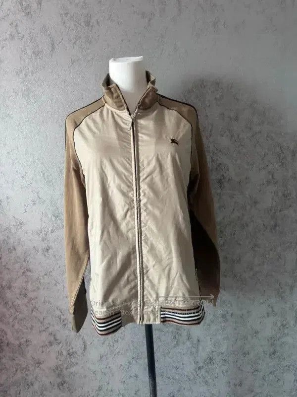 Other Burberry Color-Block Long Sleeve Sweatshirt. Size M / US 6-8 / IT 42-44 - 3 Thumbnail