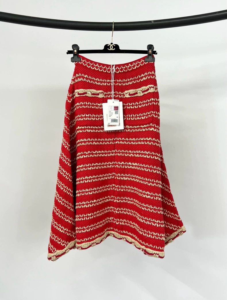 Chanel Chanel Red irregular knitted skirt Size 42" / US 20 - 1 Thumbnail