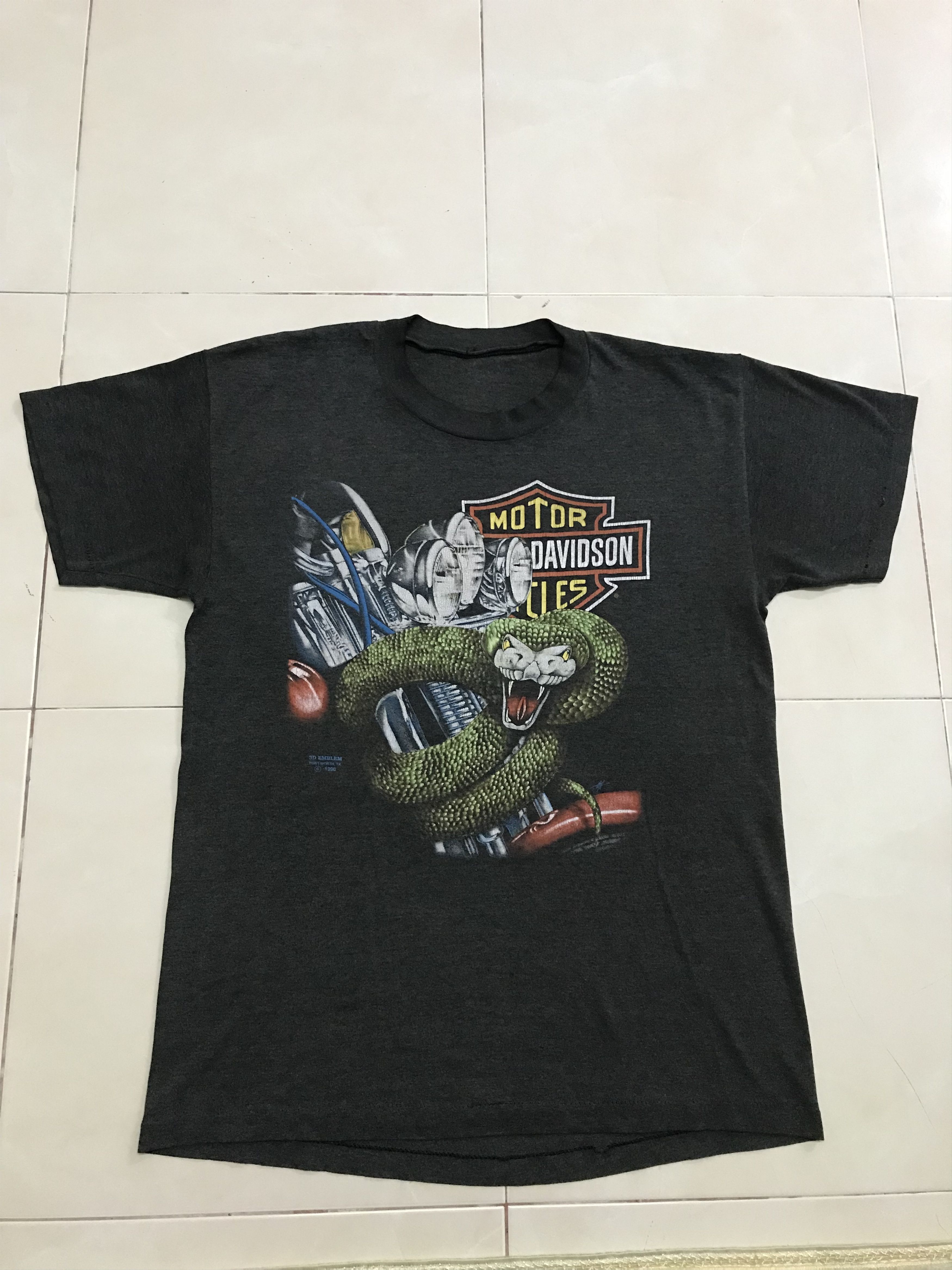 Harley Davidson VINTAGE 90s HARLEY DAVIDSON 3D EMBLEM SNAKE GRAPHIC T-SHIRT Size US M / EU 48-50 / 2 - 1 Thumbnail