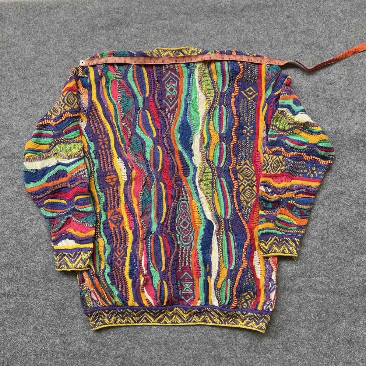 Coogi × Vintage Crazy Vintage Coogi 3D Cable Knit Sweater Size US S / EU 44-46 / 1 - 9 Thumbnail
