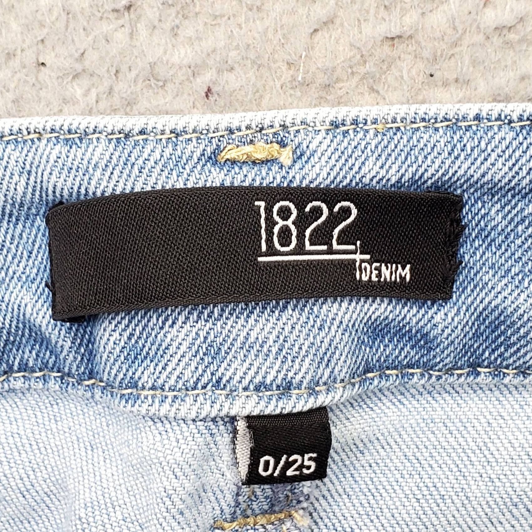 Vintage 1822 Denim Womens Size 0 Blue Mid Thigh Shorts Distressed High Rise Bermuda Stretch Denim Shorts Size 25" / US 0 / IT 36 - 6 Thumbnail