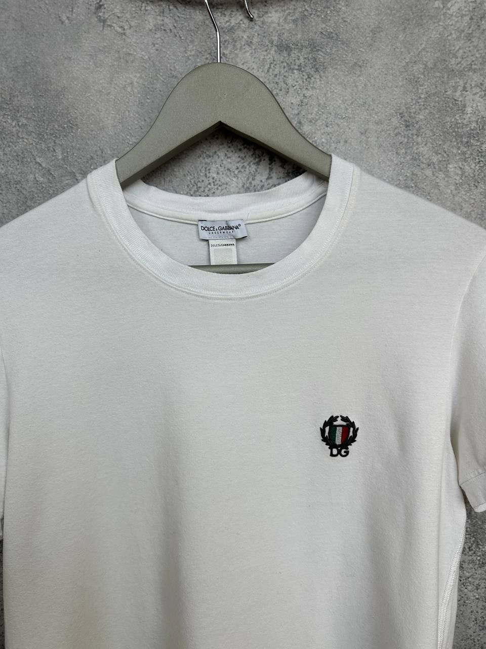 Dolce & Gabbana Dolce & Gabbana White T-Shirt Small Logo Crest Tee Slim Fit Size XS / US 0-2 / IT 36-38 - 4 Thumbnail