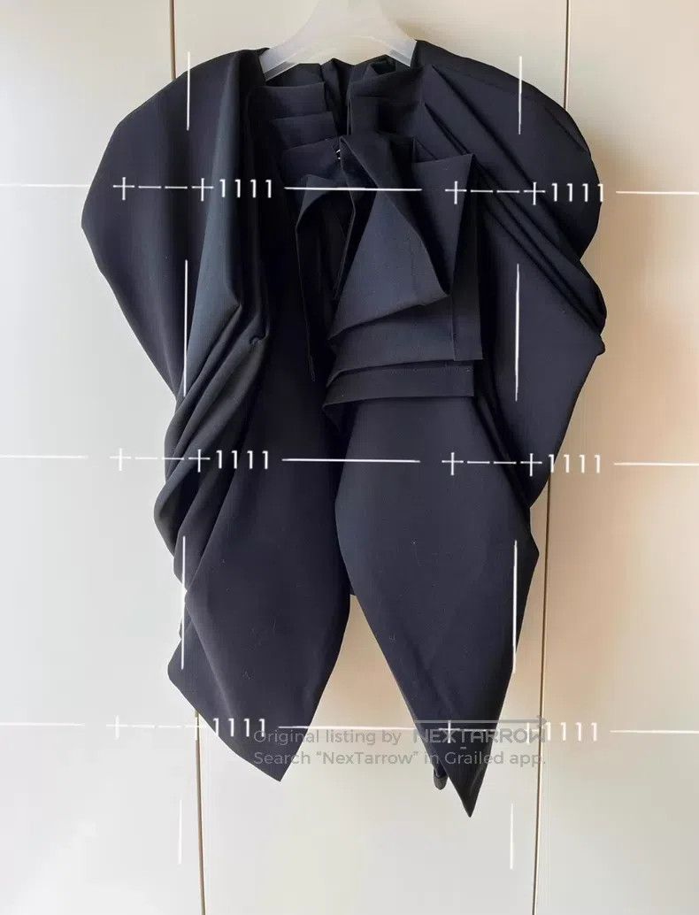 Comme des Garcons Comme Des Garcons Folding modeling three-dimensional short Size S / US 4 / IT 40 - 1 Thumbnail