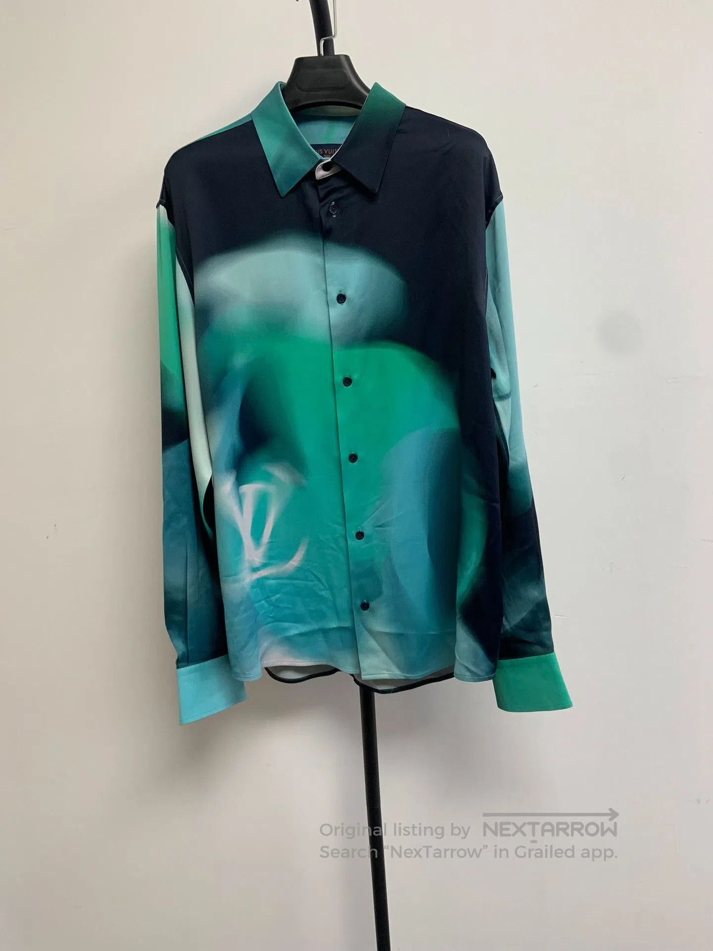 Louis Vuitton Louis Vuitton Colorblock Pointed Collar Shirt. Size US M / EU 48-50 / 2 - 1 Thumbnail