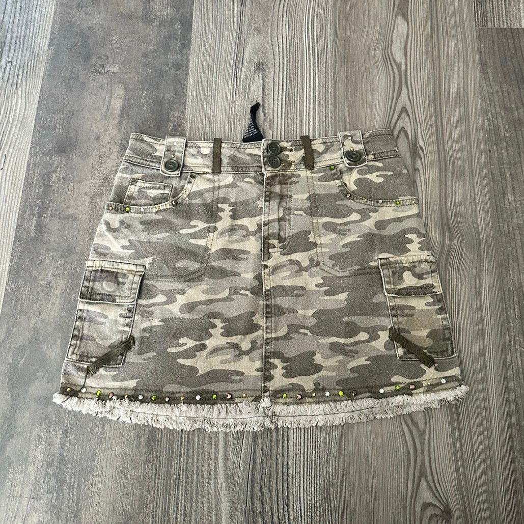 Arizona Jean Co. arizona jean co green camo bedazzled skirt Size 32" / US 10 / IT 46 - 1 Thumbnail