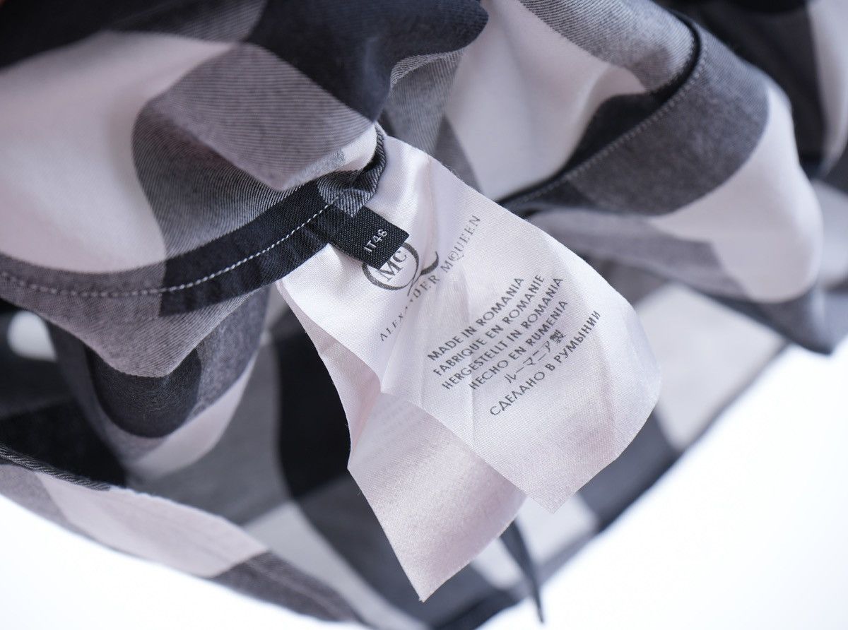 Alexander McQueen Alexander McQueen Button Down Shirt MCQ Logo One Pocket Size US S / EU 44-46 / 1 - 5 Thumbnail