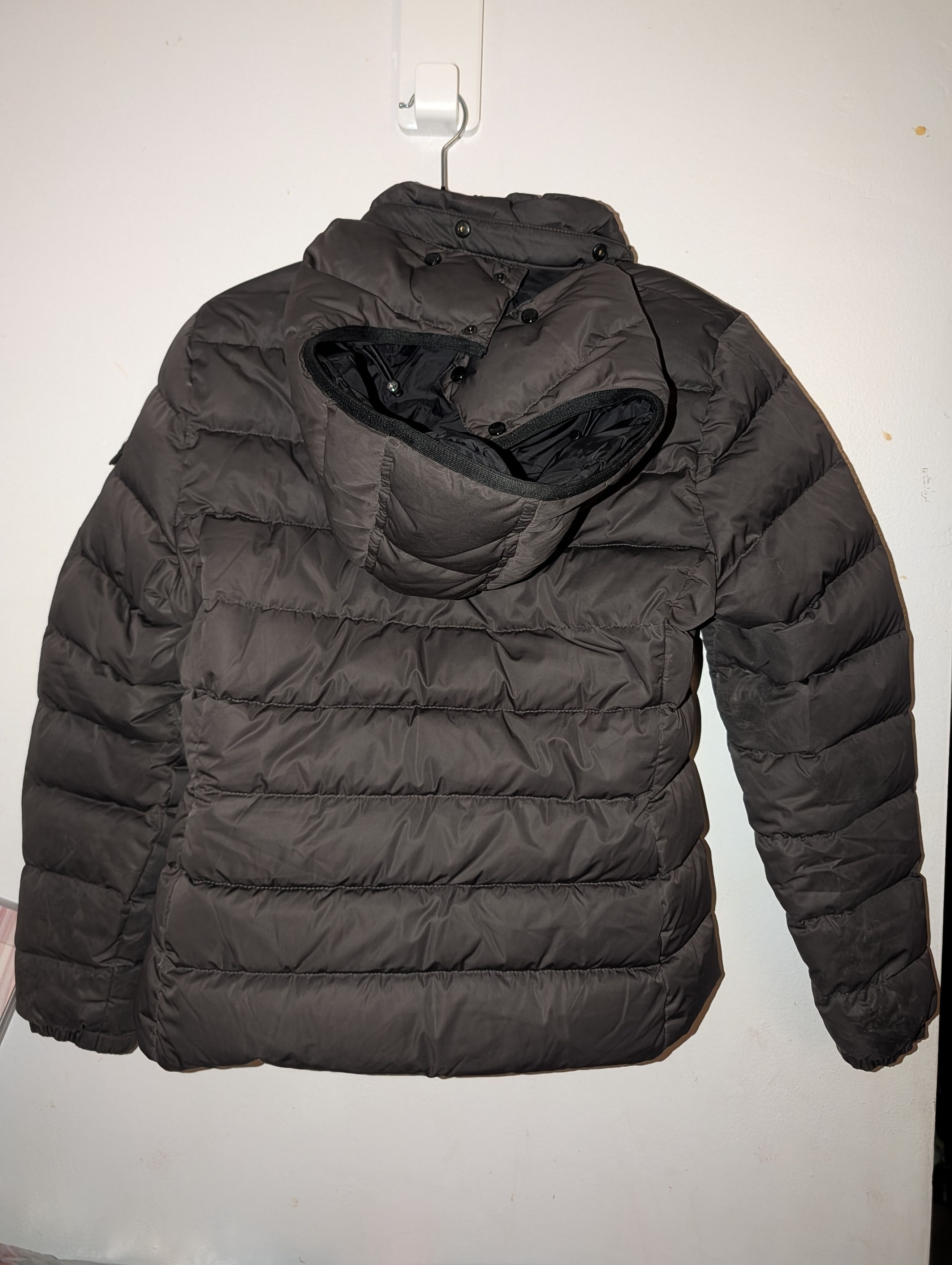 Moncler Moncler Badymat Giubbotto Down Puffer Jacket Size 4 Grey Size L / US 10 / IT 46 - 3 Thumbnail