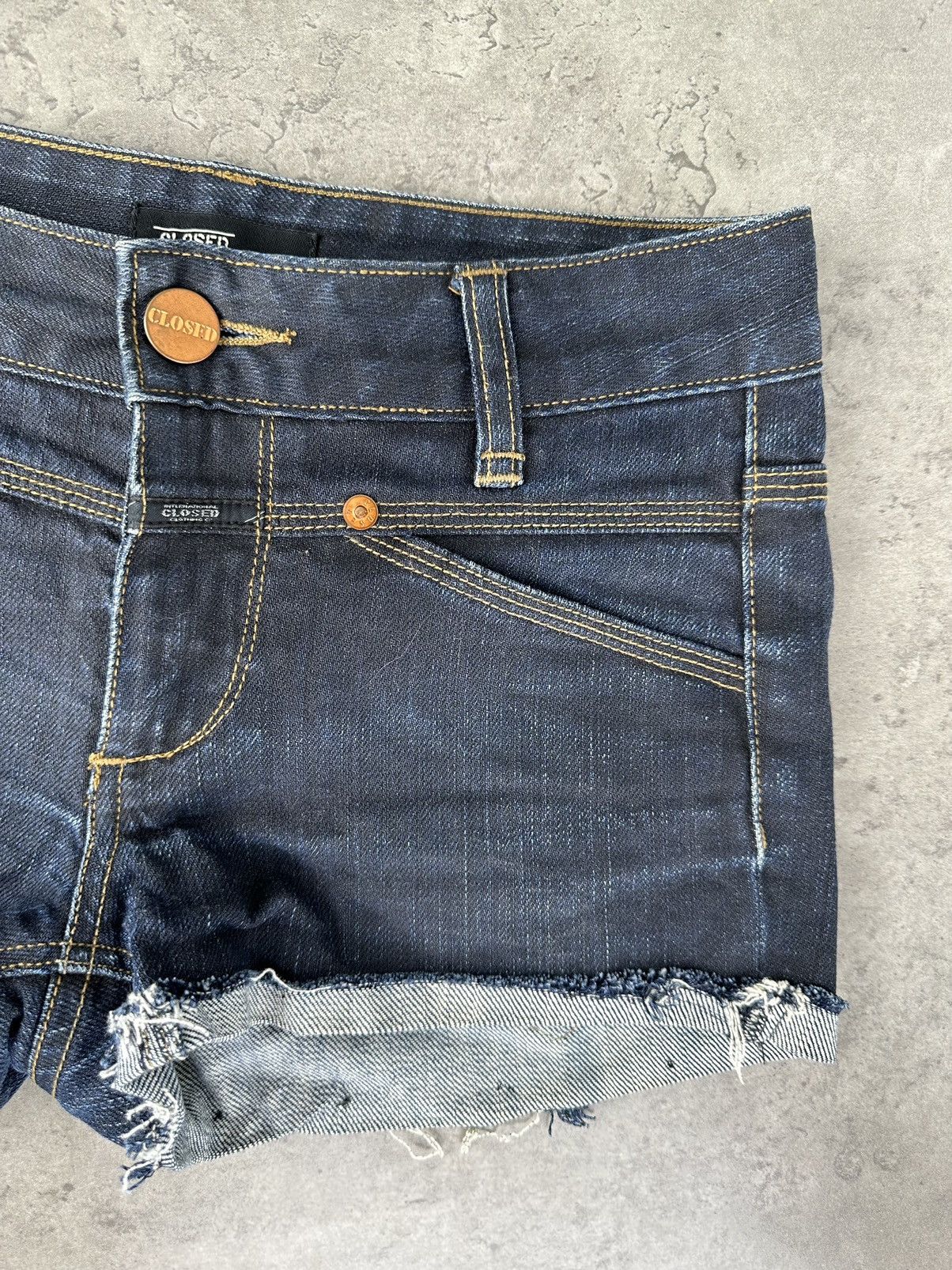 CLOSED Closed Marithe Francois Gibraud Denim Shorts Size 26" / US 2 / IT 38 - 6 Thumbnail