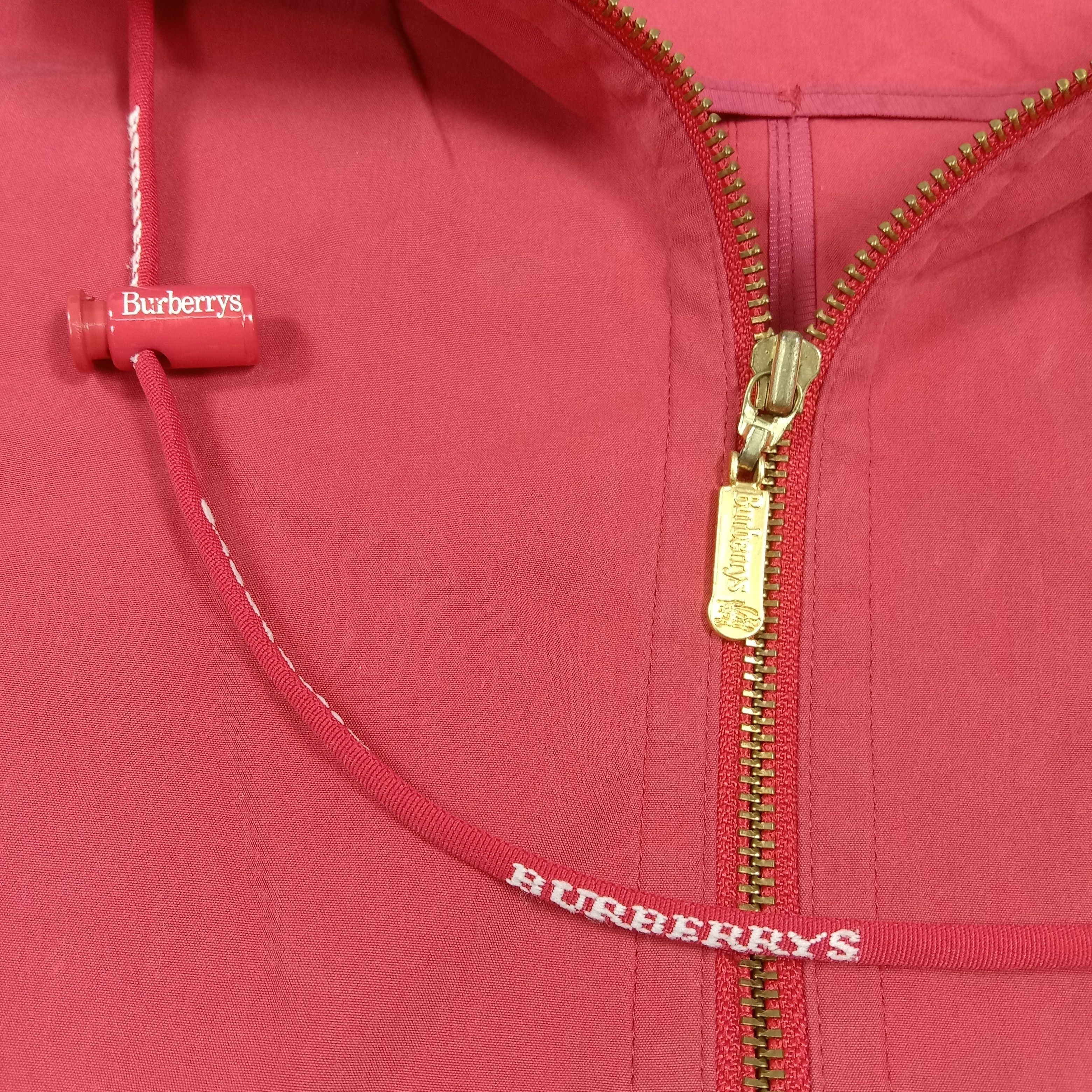 Burberry Burberrys' Lightweight Red Anorak Retro Jacket C274N5 Size US L / EU 52-54 / 3 - 4 Thumbnail