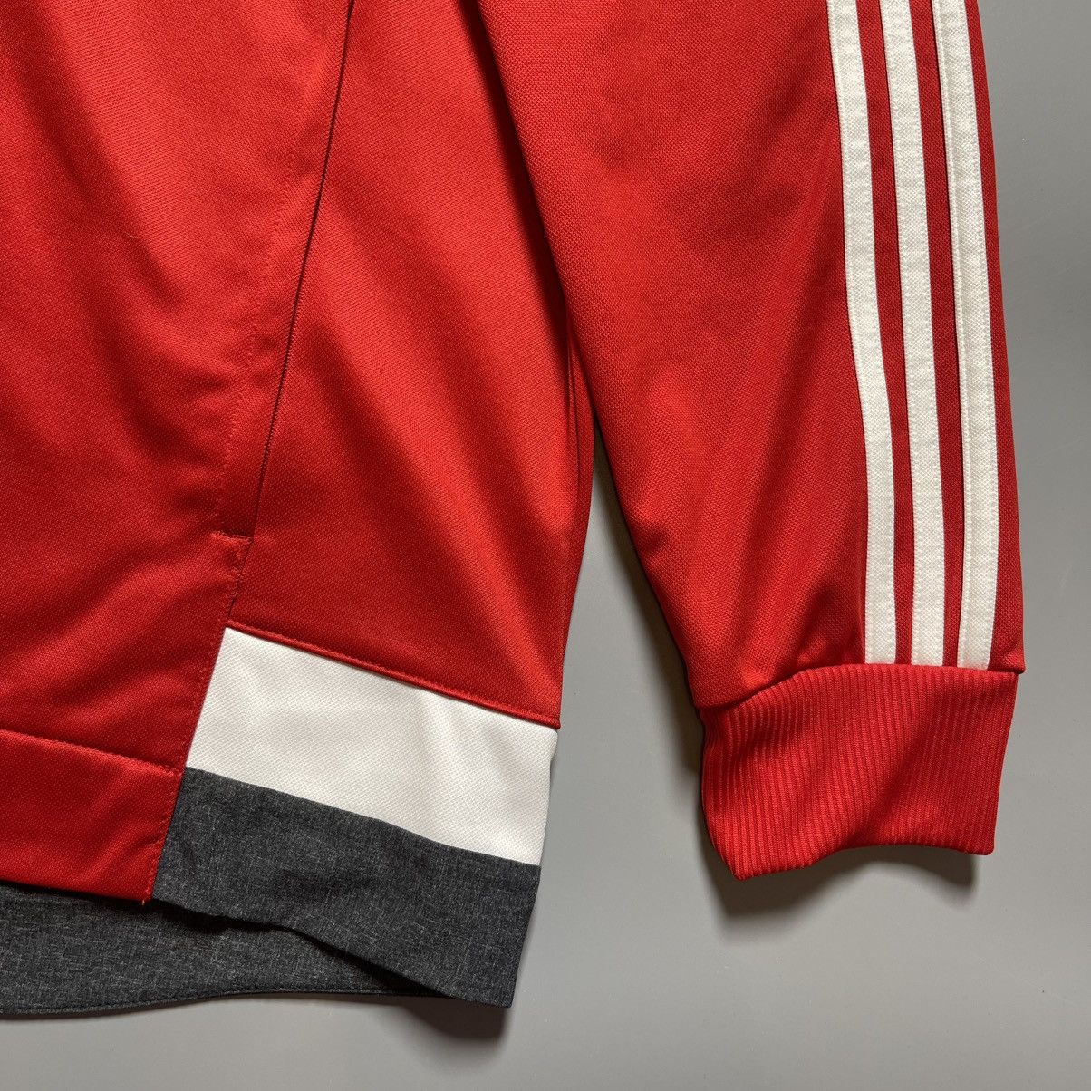 Adidas × Vintage MANCHESTER UNITED ADIDAS 2015/2016 SOCCER TRAINING TRACK TOP Size US L / EU 52-54 / 3 - 7 Thumbnail