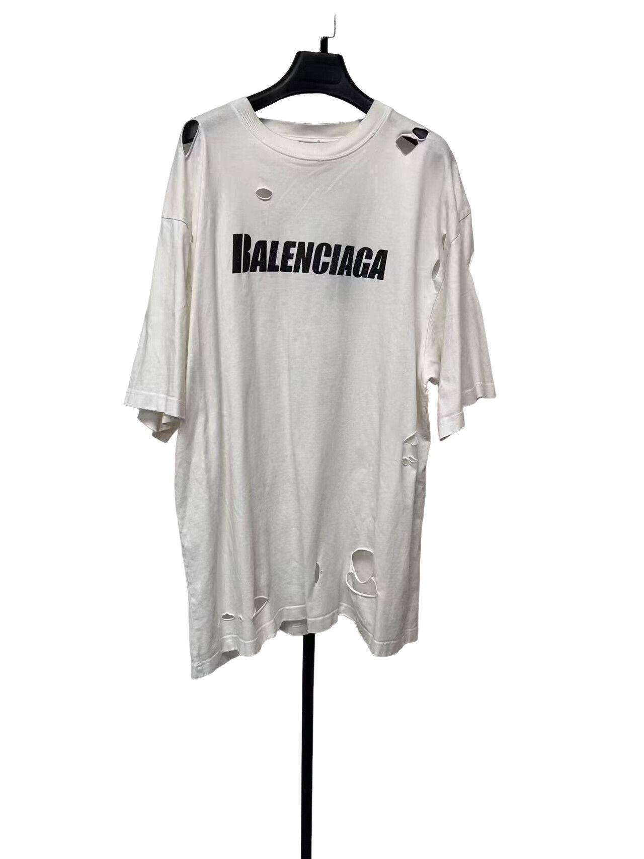 Balenciaga Balenciaga Destroyed Logo T-Shirt S Size S / US 4 / IT 40 - 1 Thumbnail