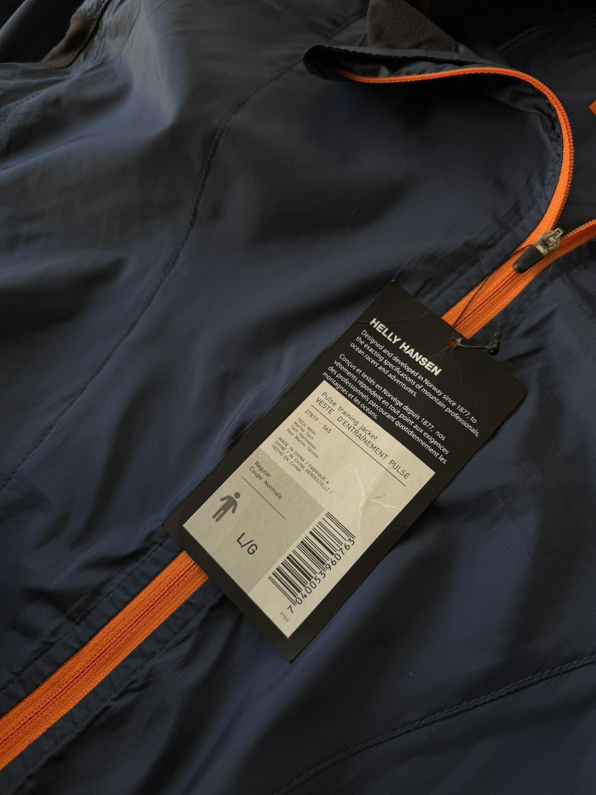 Helly Hansen ‼️HELLY HANSEN New With Tags Packable Big Logo JACKET ‼️ Size US L / EU 52-54 / 3 - 7 Thumbnail