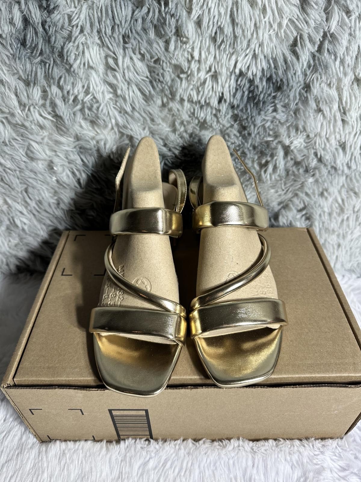 Other LifeStride Gold Strappy Heeled Sandals with Enhanced Flexibl Size US 8.5 / IT 38.5 - 1 Thumbnail