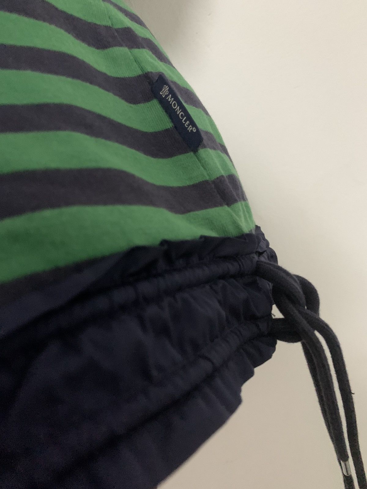 Moncler MONCLER MAGLIA GIROCOLLO SLEEVELESS Size L / US 10 / IT 46 - 12 Thumbnail