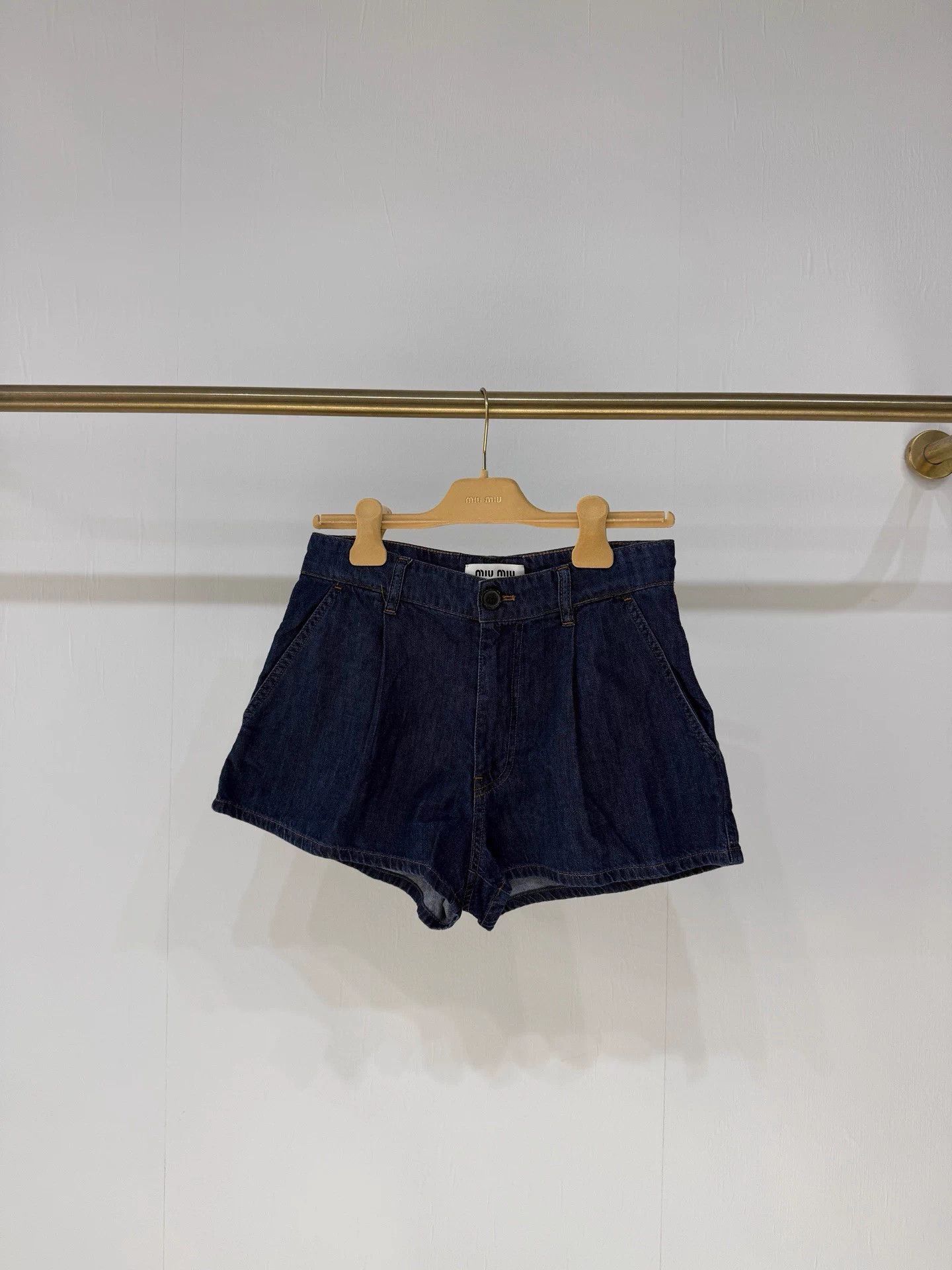 Miu Miu Miu Miu Raw Denim Logo Shorts 38 Size 26" / US 2 / IT 38 - 1 Thumbnail