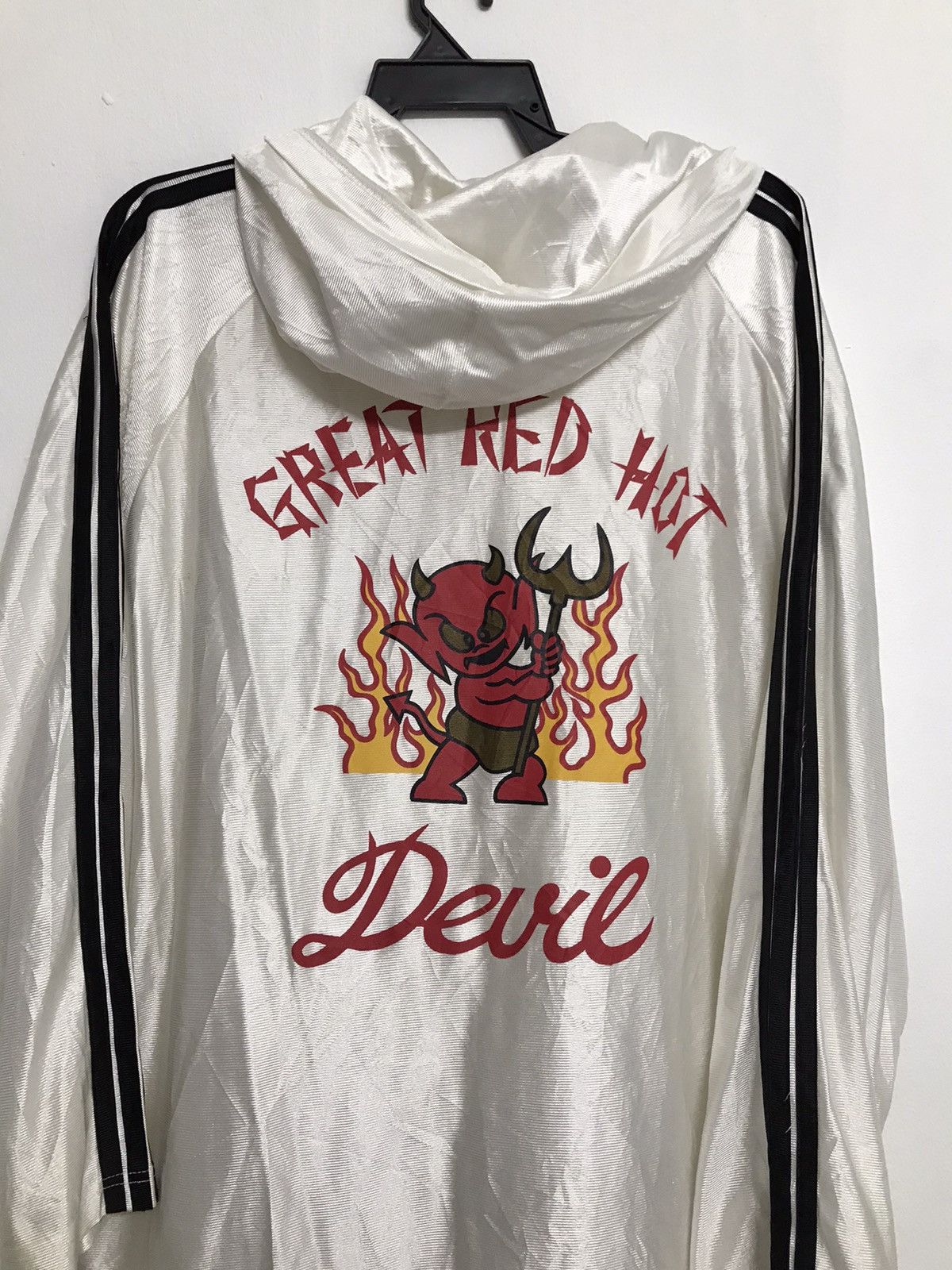 Dogtown × Rap Tees Vintage Dogtown Great Red Hot Devil Hoodie Jersey Rap tee Size US L / EU 52-54 / 3 - 3 Thumbnail