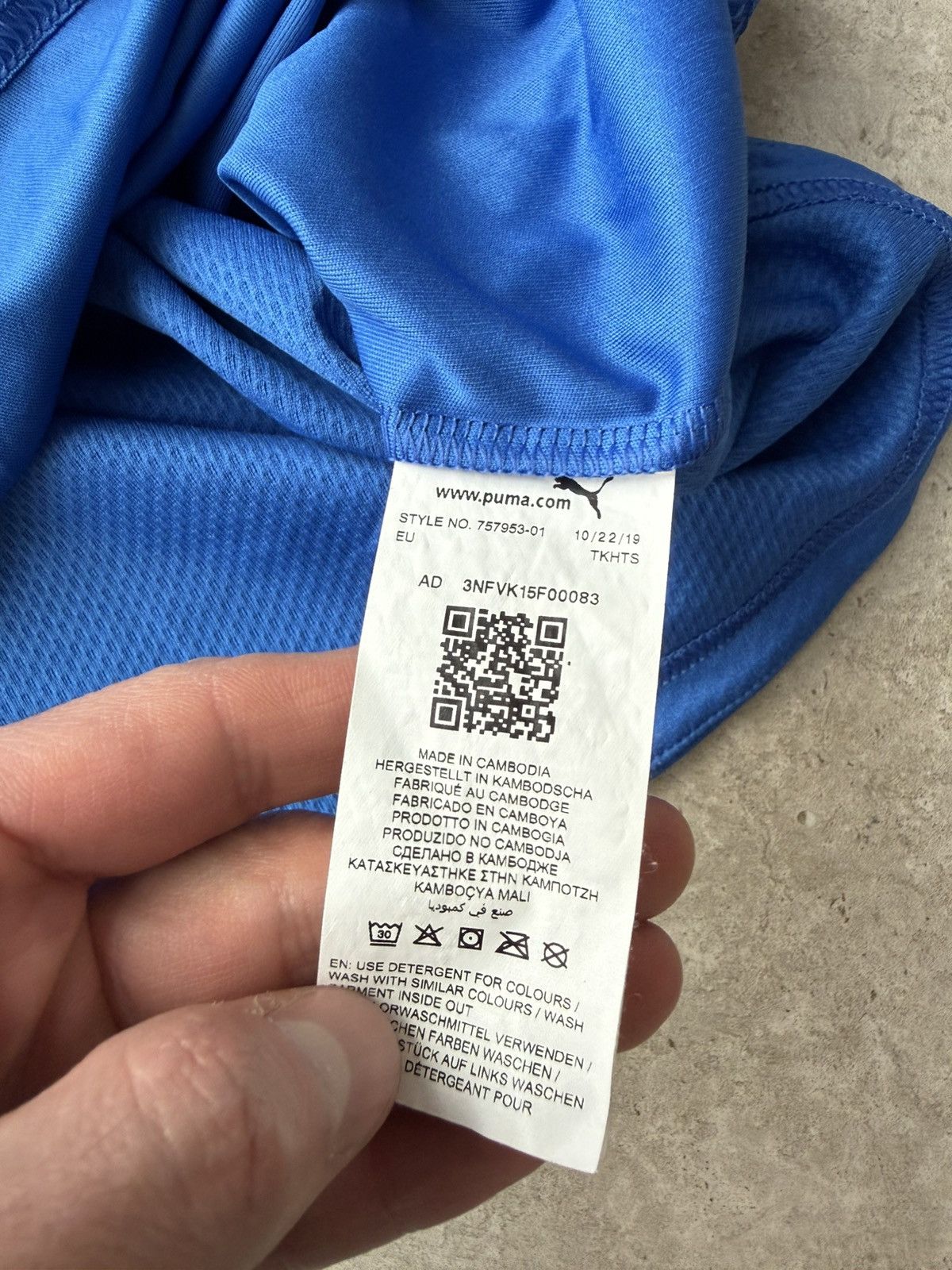 Puma Italy 2020 2021 pre-match football shirt jersey kit soocer Size US M / EU 48-50 / 2 - 6 Thumbnail