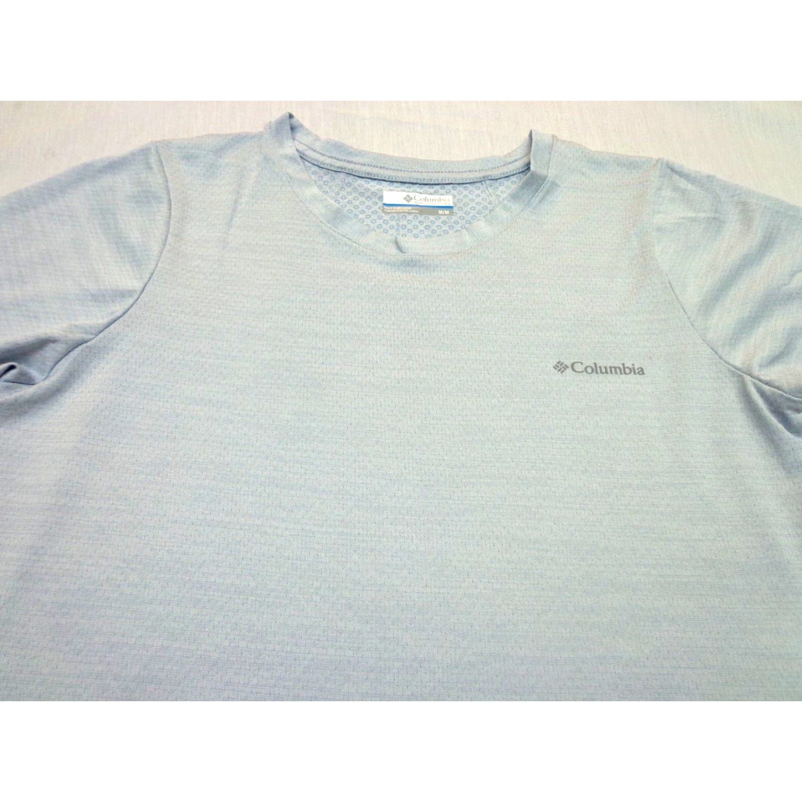 Vintage Columbia Shirt Women M Gray Polyester Logo Crew Neck Short Sleeve T-Shirt All Seasons Casual Regular Fabric Charcoal Logo Most Common Keywords Size M / US 6-8 / IT 42-44 - 2 Thumbnail