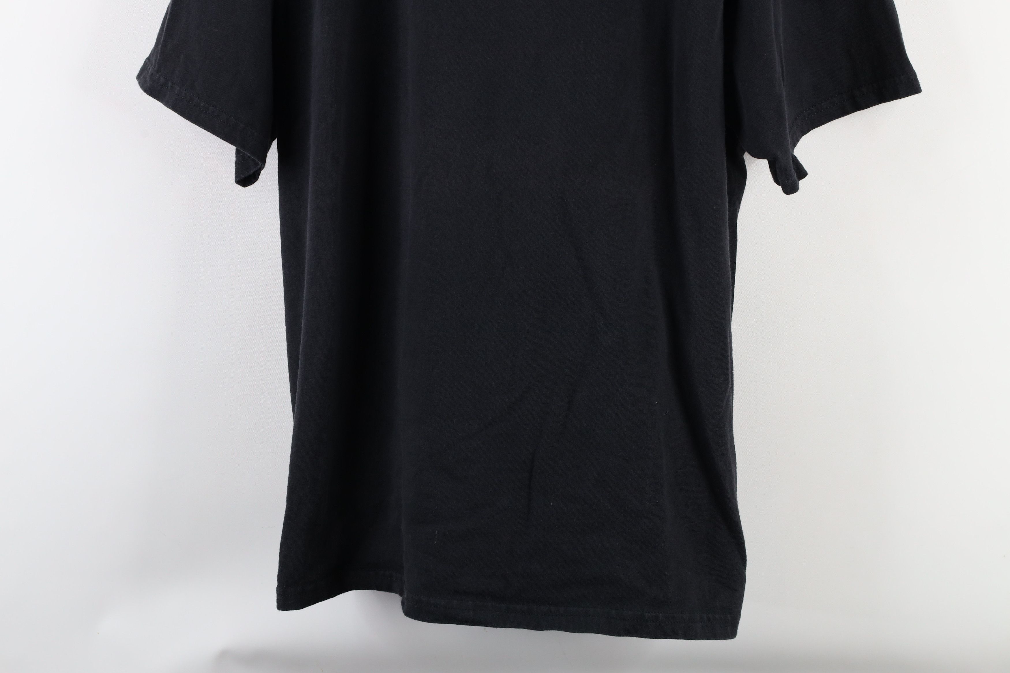 Vintage Vintage Y2K 2000 of Canada Elizabeth Rex Play T-Shirt Size US XL / EU 56 / 4 - 3 Thumbnail