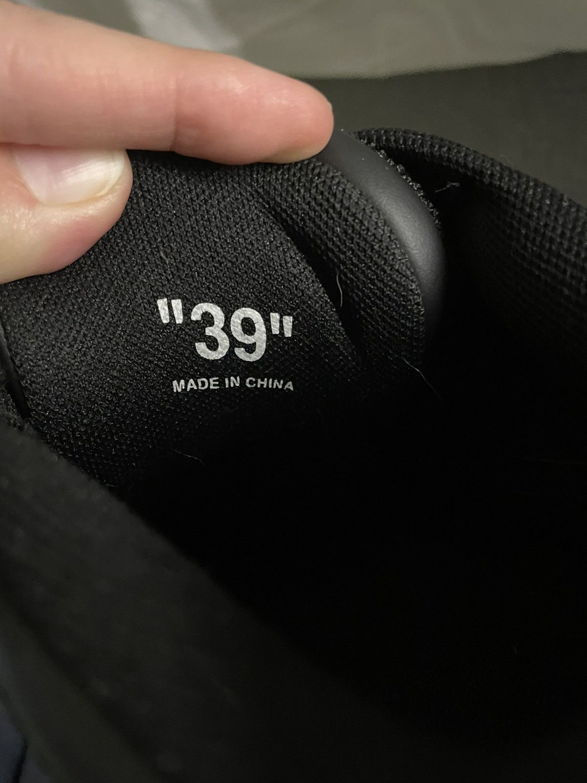 Off-White Off-White’s “OUT OF OFFICE” Sneakers in Black White Size US 6 / EU 39 - 11 Thumbnail
