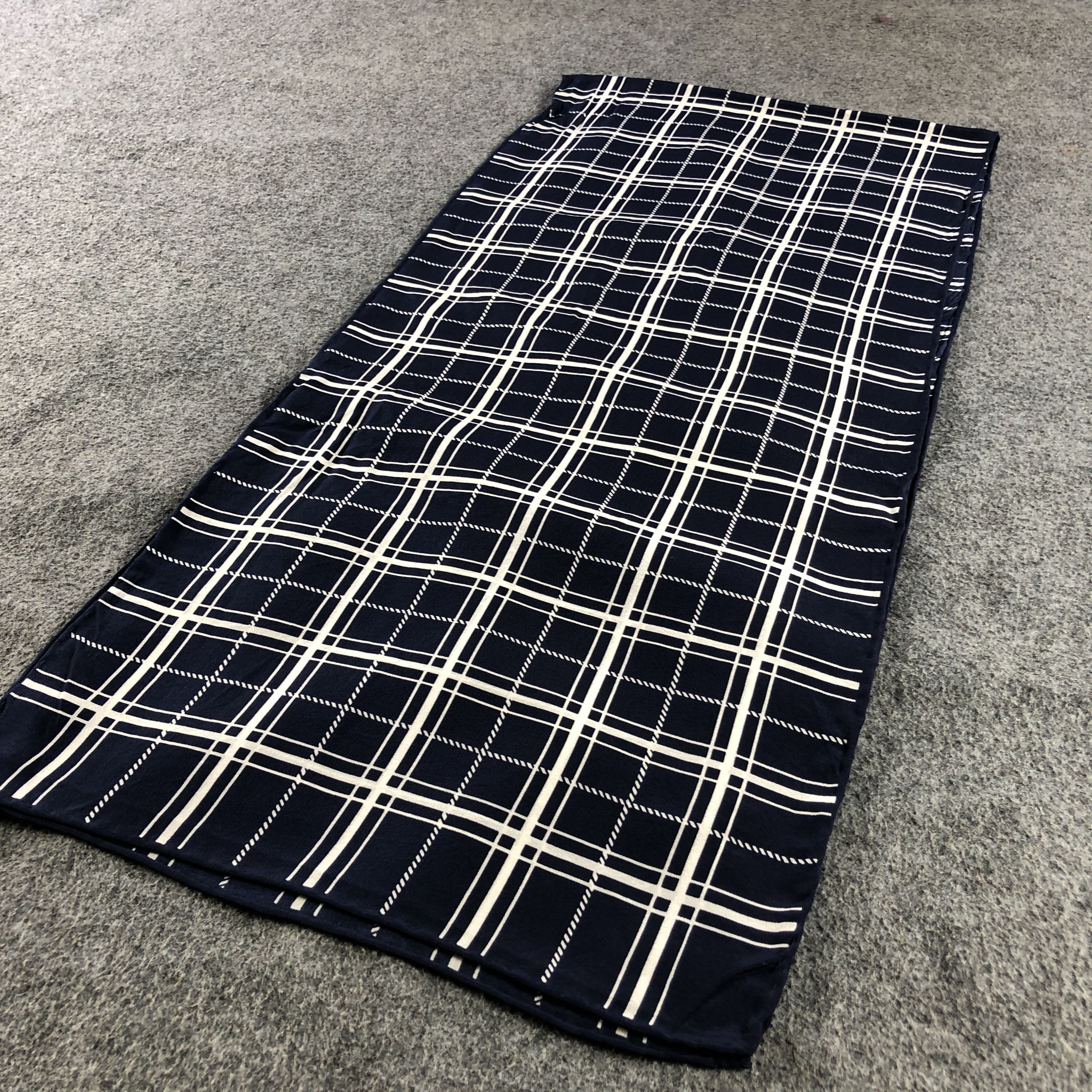Japanese Brand Checkered Luxury Silk Stole Silk Scarf M1384 Size ONE SIZE - 3 Thumbnail