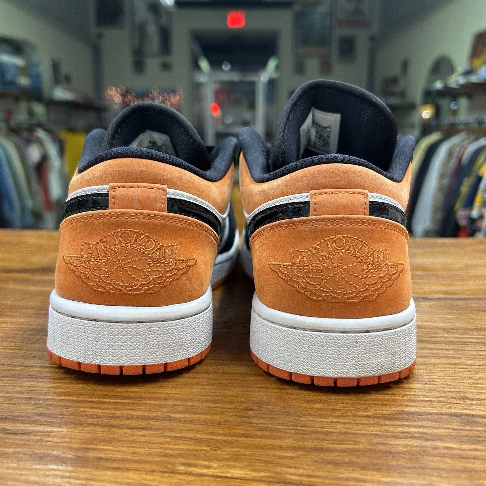 Jordan Brand Size 9 - Air Jordan 1 Low Shattered Backboard Lightly Worn Size US 9 / EU 42 - 5 Thumbnail
