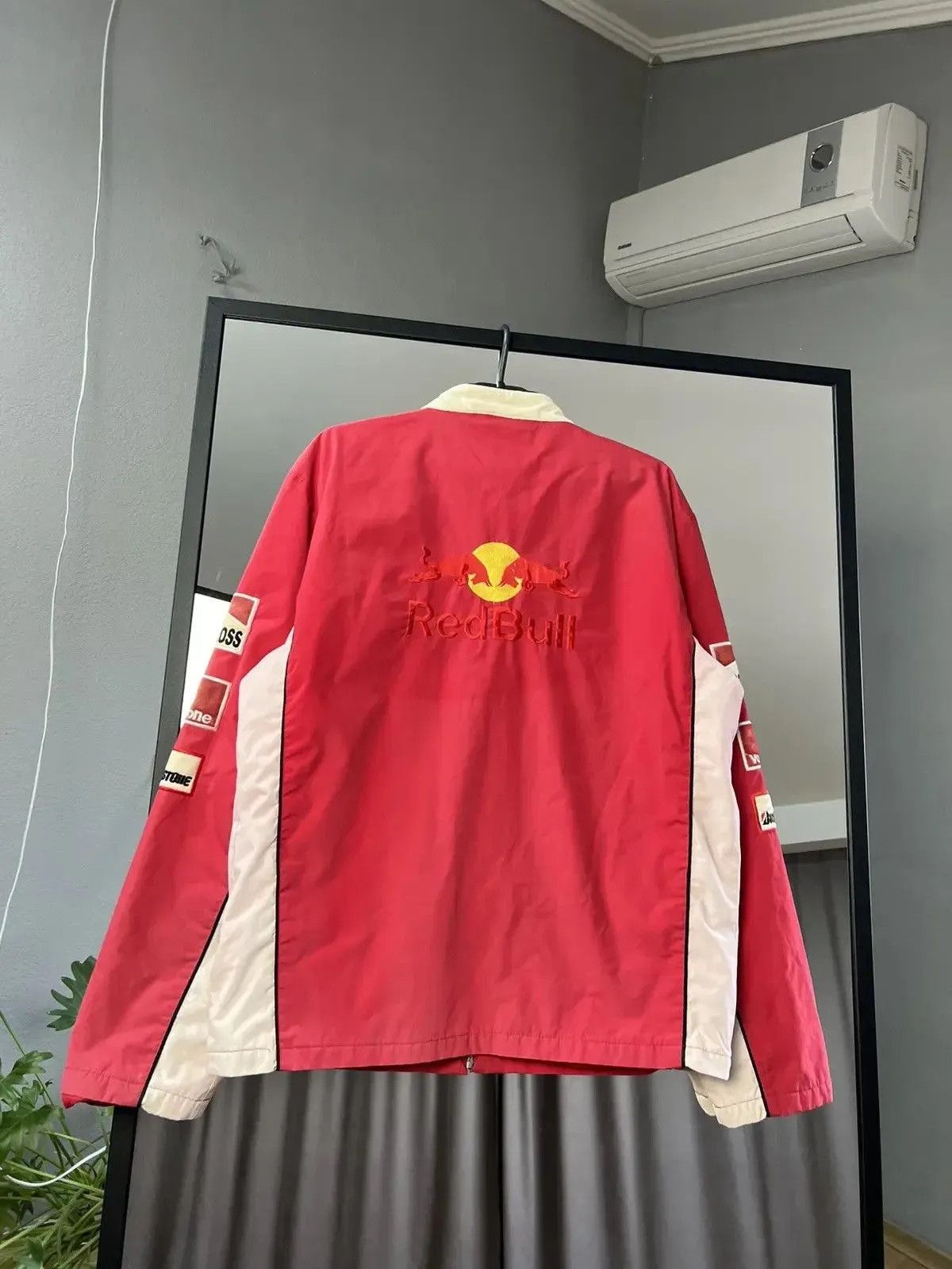 Formula 1 × NASCAR Vintage Ferrari Vodafone jacket bomber Red Bull F1 Racing Size US XL / EU 56 / 4 - 9 Thumbnail