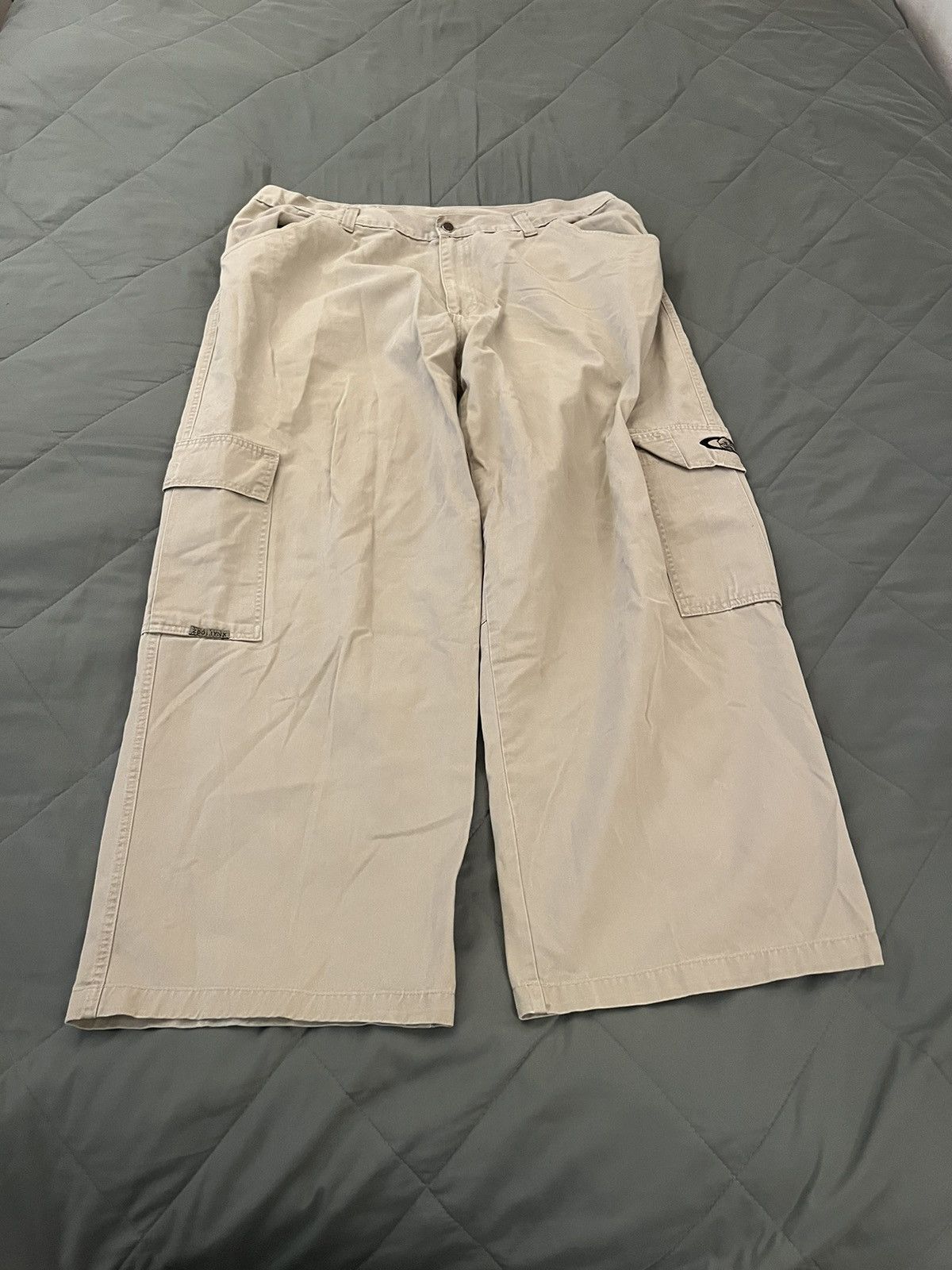 image of Vintage Y2K Jynx Wide Leg Baggy Cargo Pants in Beige, Men's (Size 41)