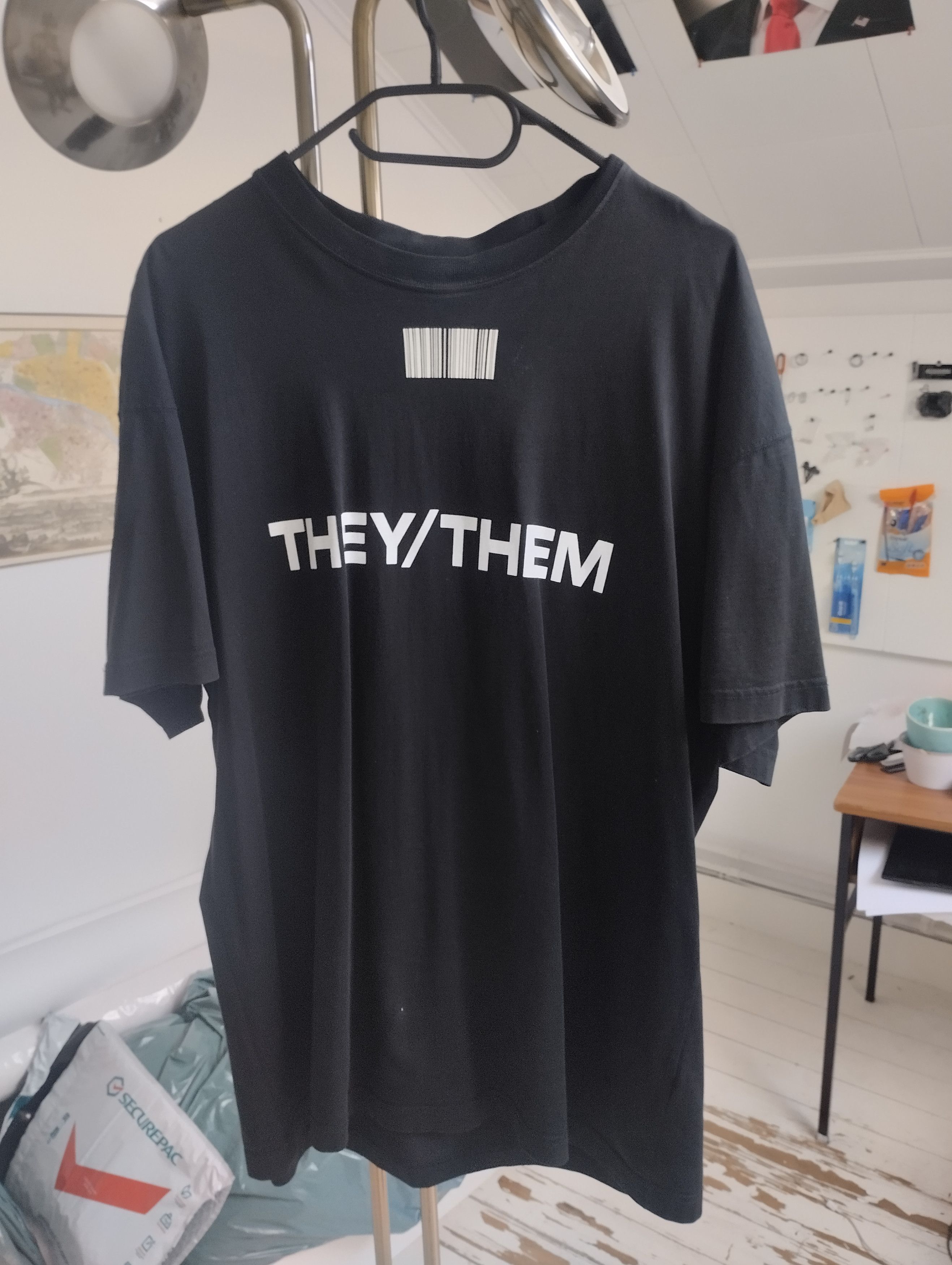 VTMNTS × Vetements VTMNTS THEY/THEM Black T-Shirt Size US M / EU 48-50 / 2 - 2 Thumbnail