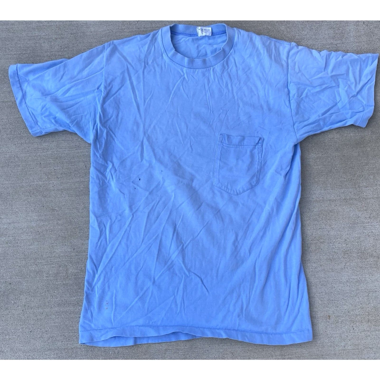 Vintage VINTAGE Royal Klad T-Shirt Pocket Tee Blue Cotton Short Sleeve L Mens Distressed Fade Holes Stain Stamp RN 5986 Size US L / EU 52-54 / 3 - 7 Thumbnail