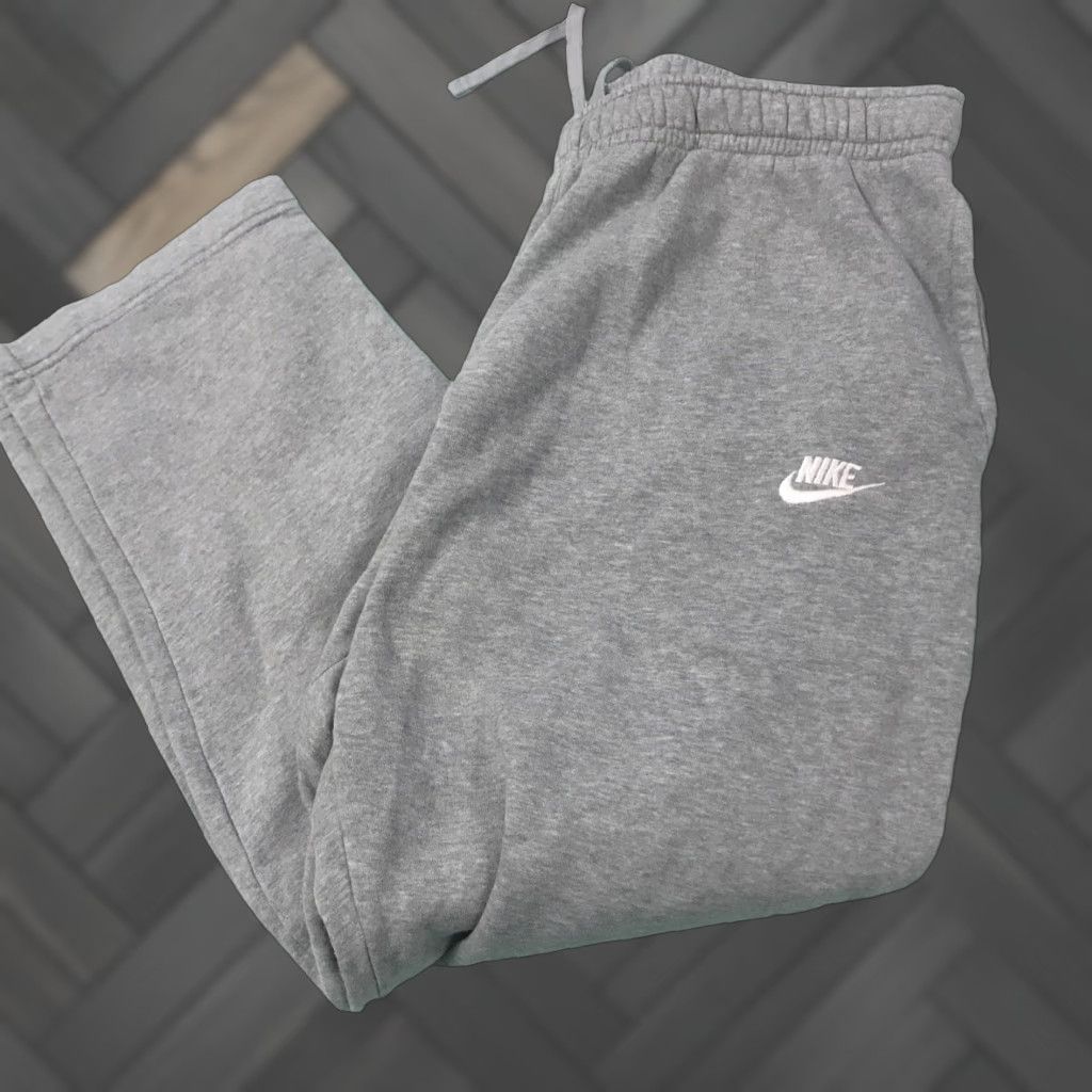 Nike VINTAGE Nike Casual Sweatpants w/ Drawstring Mens XL Gray Sweatpants Activewear Nike Mens XL Gray Size US 36 / EU 52 - 1 Thumbnail