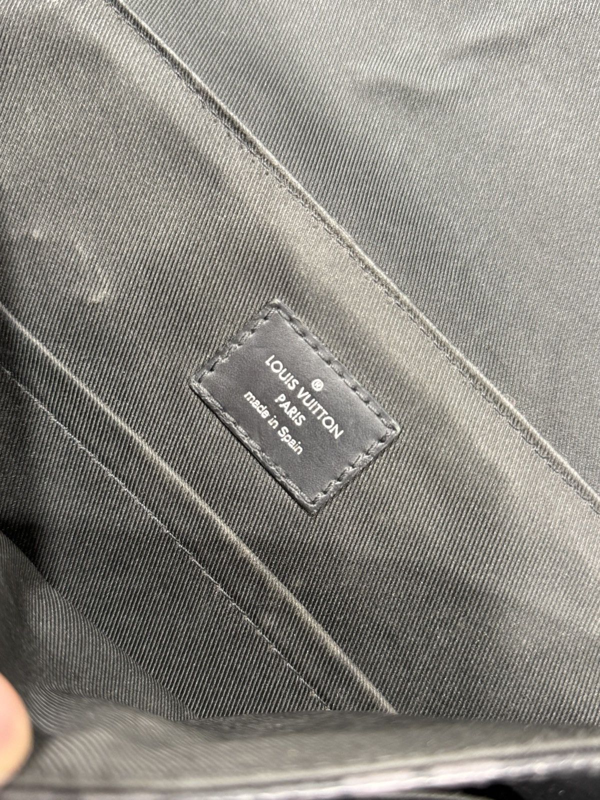 Louis Vuitton Louis Vuitton District PM Messenger Monogram Bag Size ONE SIZE - 4 Thumbnail